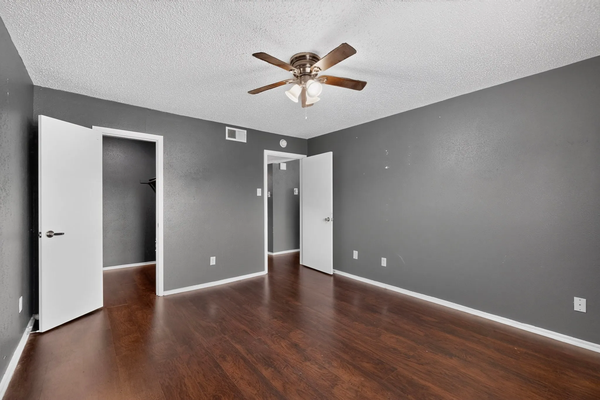 Condominium For Rent in Dallas County , 8109 Skillman Street 3003, Dallas, Texas 75231, 2 Bedroom, 1 Bathroom, Garage spaces, 914 Sqft, built in 1981, mls#21410867, Real Estate Agent in Dallas, Homes For Rent in Dallas county, Homes For Rent in Dallas, Realtor in Dallas Texas, Real Estate Brokerage Independent Realty Texas, Luminita Cordes Realtor