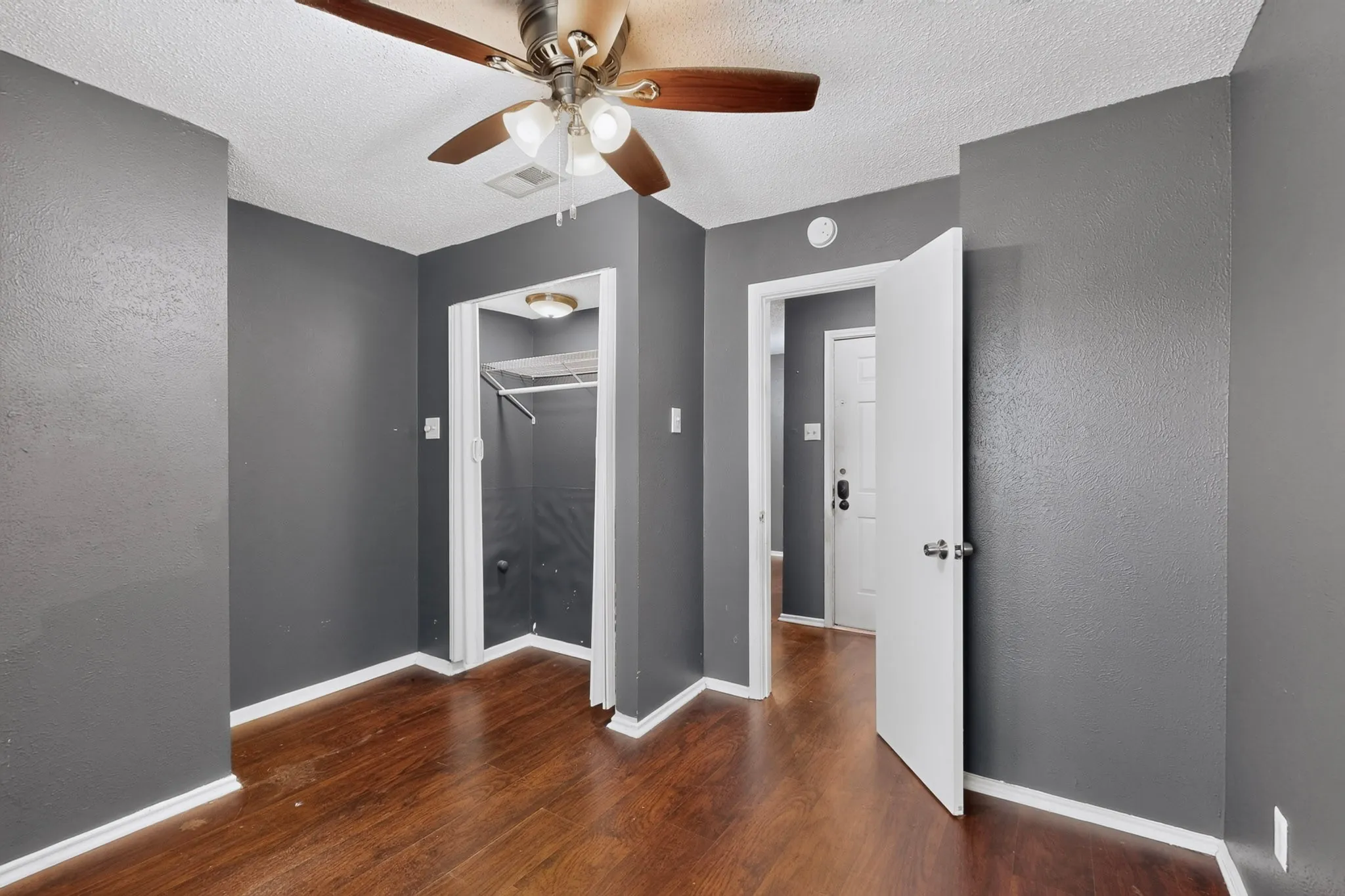 Condominium For Rent in Dallas County , 8109 Skillman Street 3003, Dallas, Texas 75231, 2 Bedroom, 1 Bathroom, Garage spaces, 914 Sqft, built in 1981, mls#21410867, Real Estate Agent in Dallas, Homes For Rent in Dallas county, Homes For Rent in Dallas, Realtor in Dallas Texas, Real Estate Brokerage Independent Realty Texas, Luminita Cordes Realtor