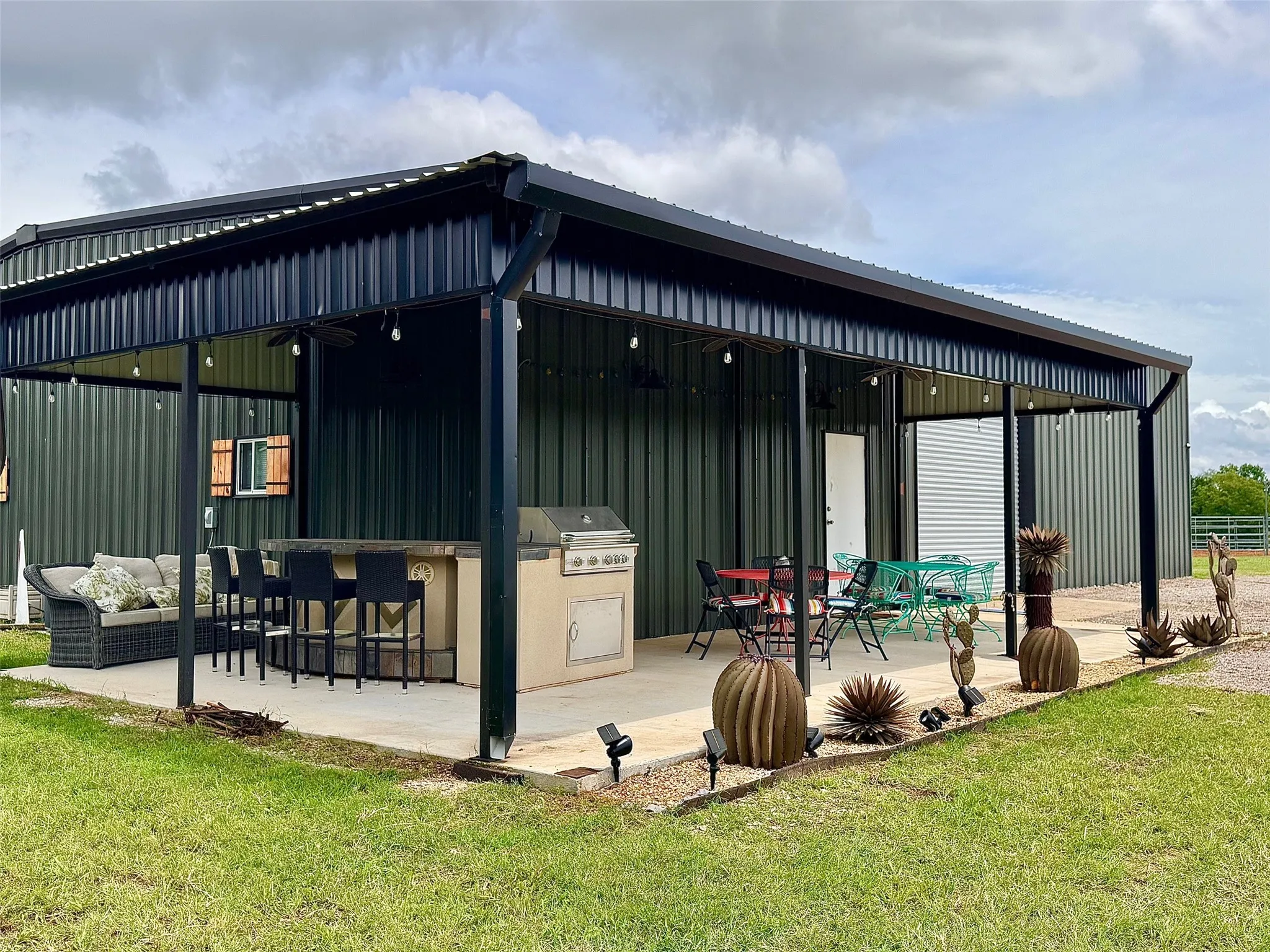 Patio outside of barndo