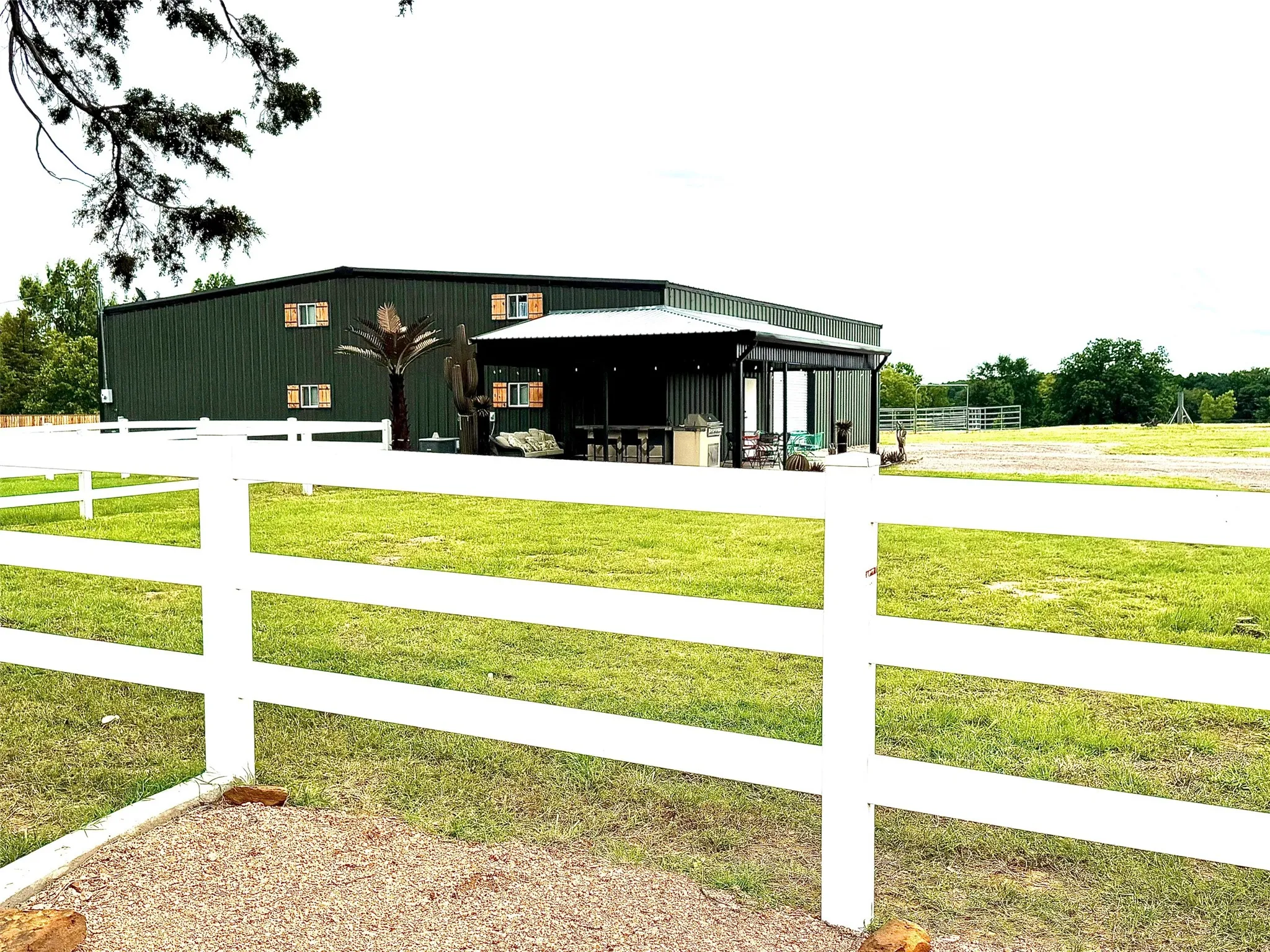 Farm For Sale in Cooke County , 8690 E FM 922 Highway, Valley View, Texas 76272, 3 Bedroom, 2 Bathroom, 2 Garage spaces, 1,260 Sqft, built in 2005, mls#21411126, Real Estate Agent in Valley View, Homes For Sale in Cooke county, Homes For Sale in Valley View, Realtor in Valley View Texas, Real Estate Brokerage Independent Realty Texas, Luminita Cordes Realtor