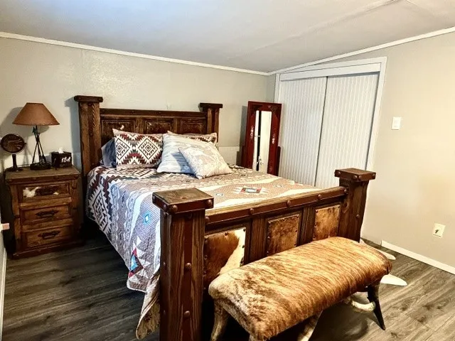 Farm For Sale in Cooke County , 8690 E FM 922 Highway, Valley View, Texas 76272, 3 Bedroom, 2 Bathroom, 2 Garage spaces, 1,260 Sqft, built in 2005, mls#21411126, Real Estate Agent in Valley View, Homes For Sale in Cooke county, Homes For Sale in Valley View, Realtor in Valley View Texas, Real Estate Brokerage Independent Realty Texas, Luminita Cordes Realtor