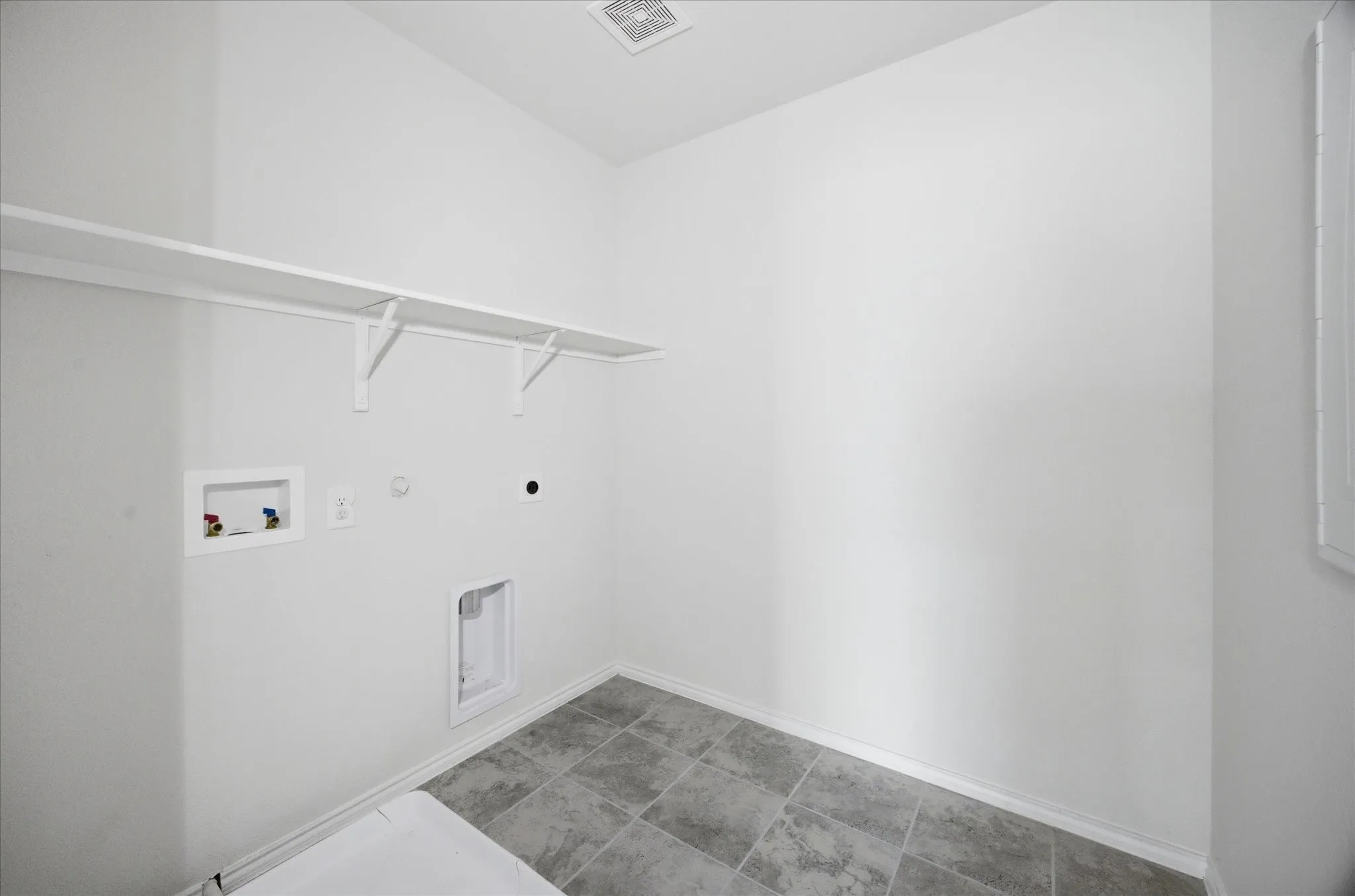 Single Family Residence For Rent in Kaufman County , 1526 Vega Drive, Forney, Texas 75126, 4 Bedroom, 3 Bathroom, 2 Garage spaces, 2,032 Sqft, built in 2021, mls#21410288, Real Estate Agent in Forney, Homes For Rent in Kaufman county, Homes For Rent in Forney, Realtor in Forney Texas, Real Estate Brokerage Independent Realty Texas, Luminita Cordes Realtor