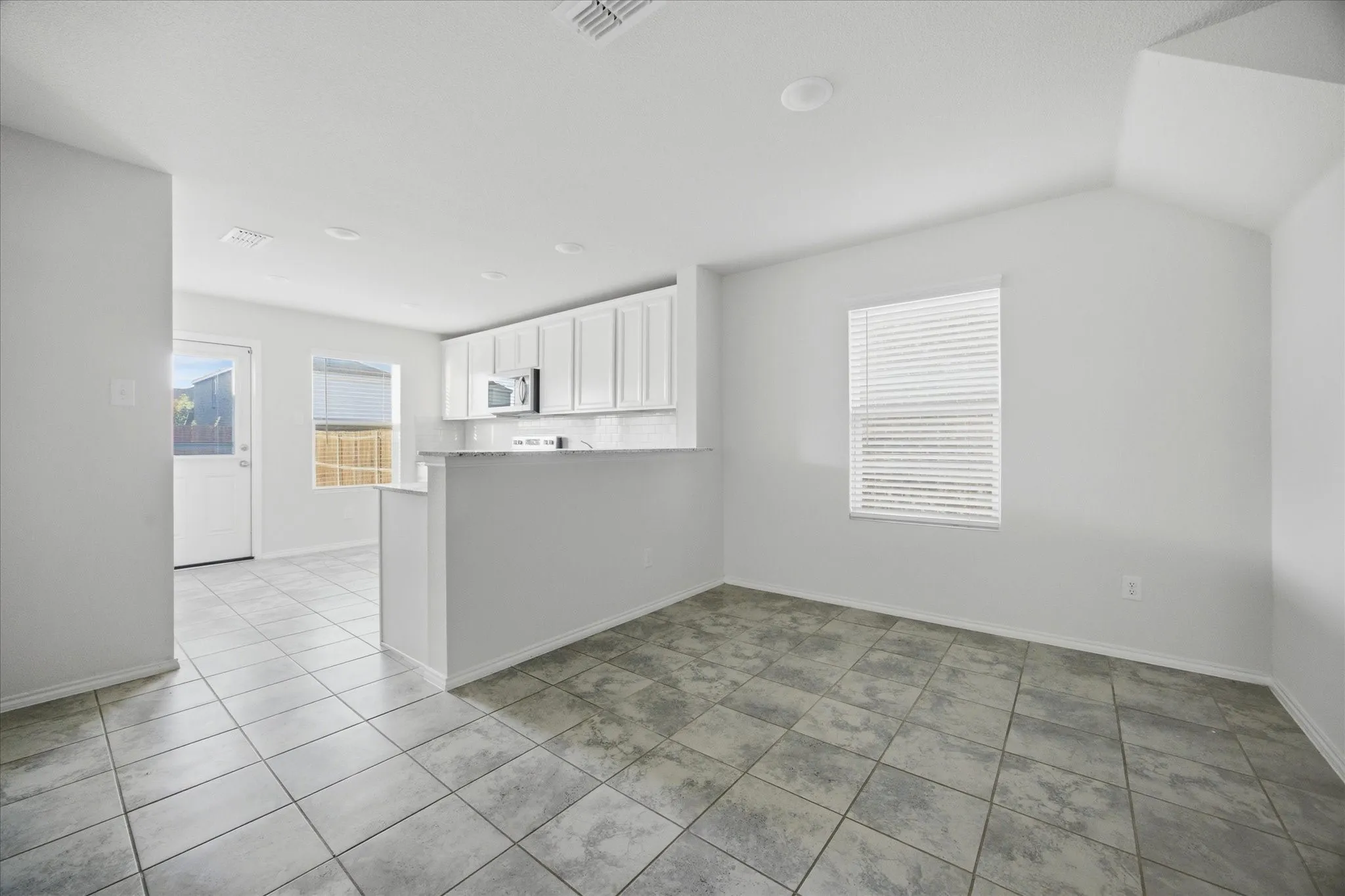 Single Family Residence For Rent in Kaufman County , 1526 Vega Drive, Forney, Texas 75126, 4 Bedroom, 3 Bathroom, 2 Garage spaces, 2,032 Sqft, built in 2021, mls#21410288, Real Estate Agent in Forney, Homes For Rent in Kaufman county, Homes For Rent in Forney, Realtor in Forney Texas, Real Estate Brokerage Independent Realty Texas, Luminita Cordes Realtor