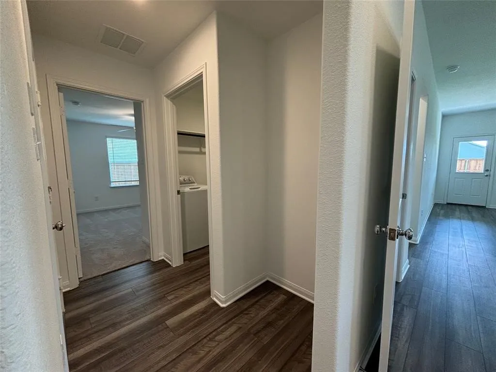 Hallway serving bed 3 and laundry room
