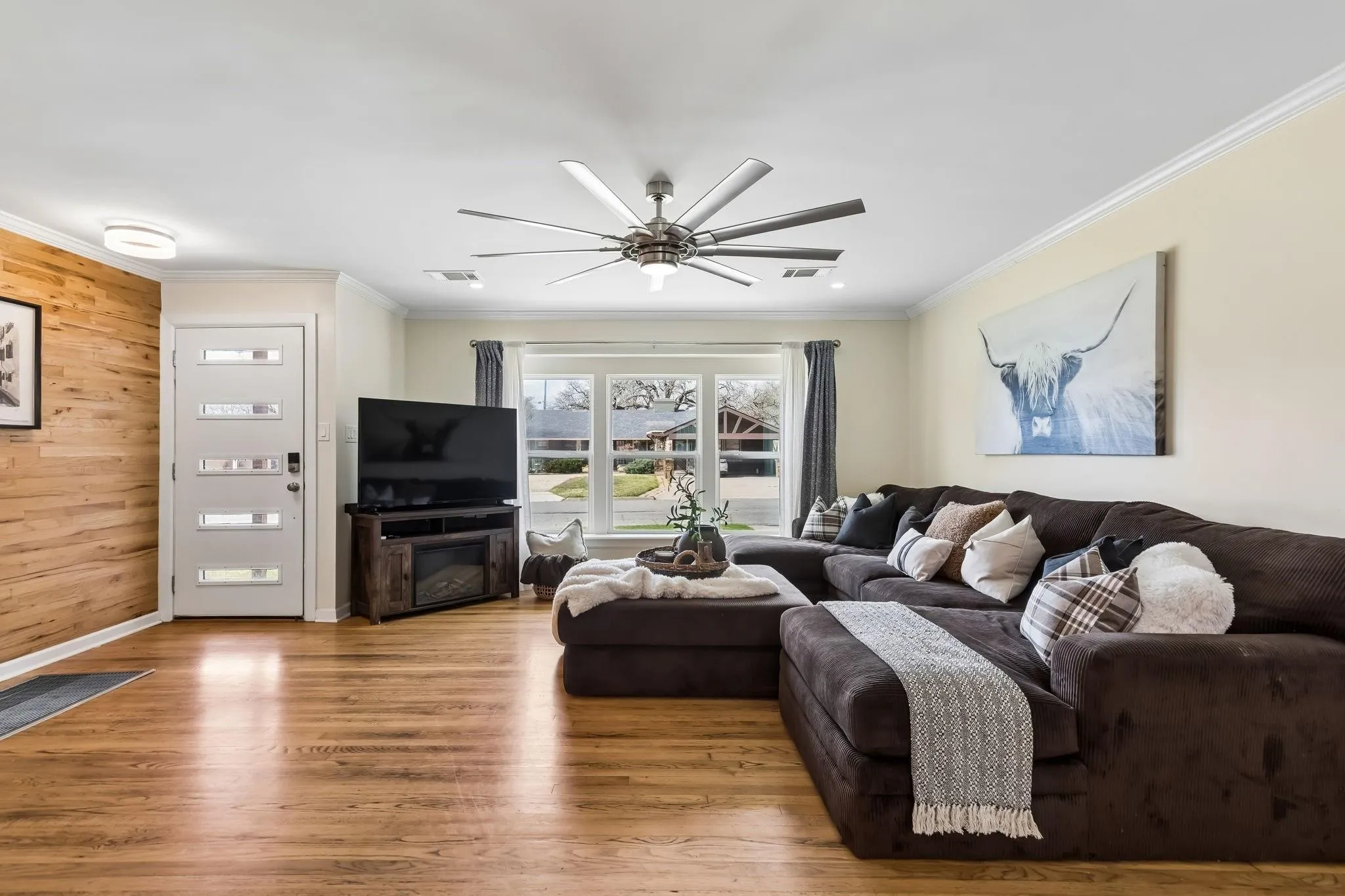 Single Family Residence For Sale in Grayson County , 1401 N Highland Avenue, Sherman, Texas 75092, 4 Bedroom, 2 Bathroom, Garage spaces, 1,628 Sqft, built in 1953, mls#21411118, Real Estate Agent in Sherman, Homes For Sale in Grayson county, Homes For Sale in Sherman, Realtor in Sherman Texas, Real Estate Brokerage Independent Realty Texas, Luminita Cordes Realtor
