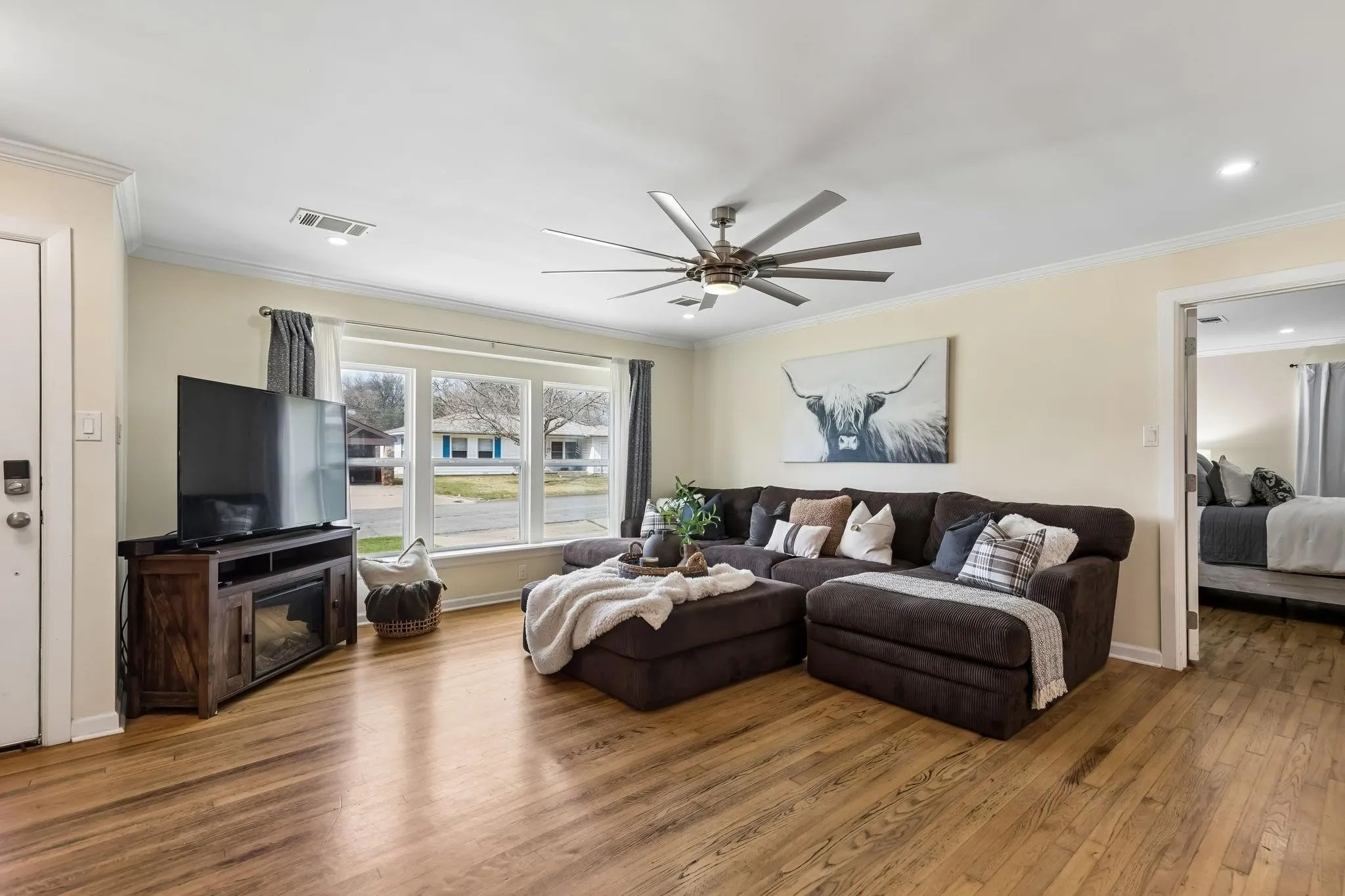 Single Family Residence For Sale in Grayson County , 1401 N Highland Avenue, Sherman, Texas 75092, 4 Bedroom, 2 Bathroom, Garage spaces, 1,628 Sqft, built in 1953, mls#21411118, Real Estate Agent in Sherman, Homes For Sale in Grayson county, Homes For Sale in Sherman, Realtor in Sherman Texas, Real Estate Brokerage Independent Realty Texas, Luminita Cordes Realtor