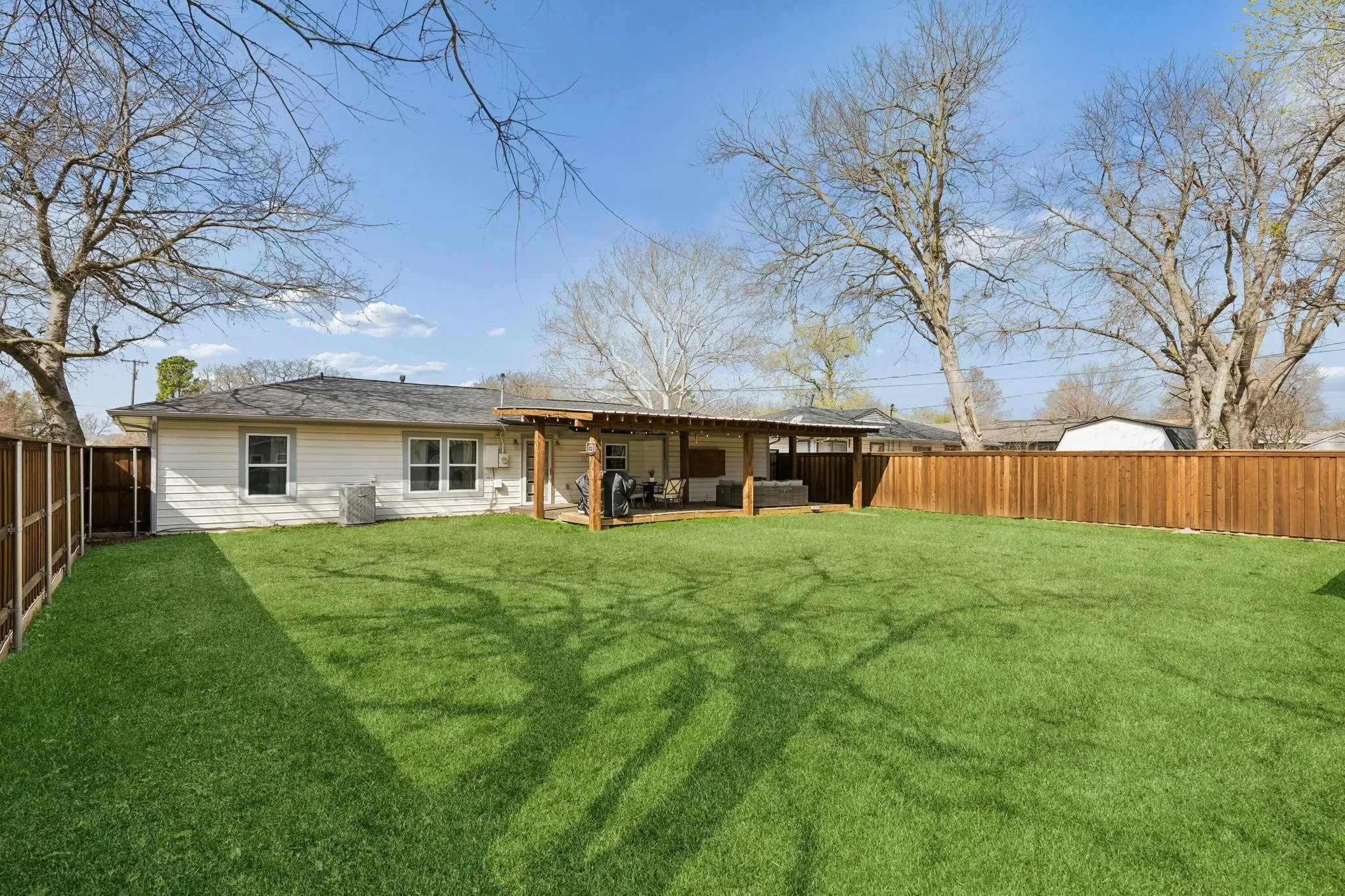 Single Family Residence For Sale in Grayson County , 1401 N Highland Avenue, Sherman, Texas 75092, 4 Bedroom, 2 Bathroom, Garage spaces, 1,628 Sqft, built in 1953, mls#21411118, Real Estate Agent in Sherman, Homes For Sale in Grayson county, Homes For Sale in Sherman, Realtor in Sherman Texas, Real Estate Brokerage Independent Realty Texas, Luminita Cordes Realtor