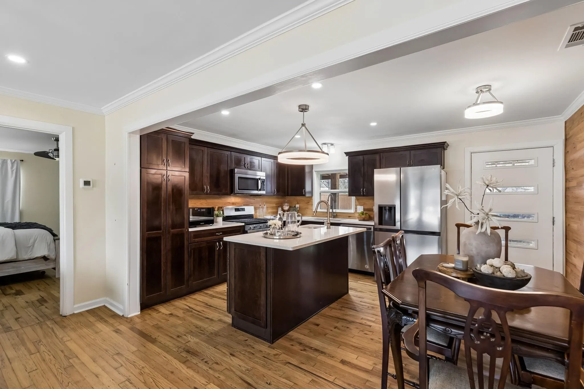 Single Family Residence For Sale in Grayson County , 1401 N Highland Avenue, Sherman, Texas 75092, 4 Bedroom, 2 Bathroom, Garage spaces, 1,628 Sqft, built in 1953, mls#21411118, Real Estate Agent in Sherman, Homes For Sale in Grayson county, Homes For Sale in Sherman, Realtor in Sherman Texas, Real Estate Brokerage Independent Realty Texas, Luminita Cordes Realtor