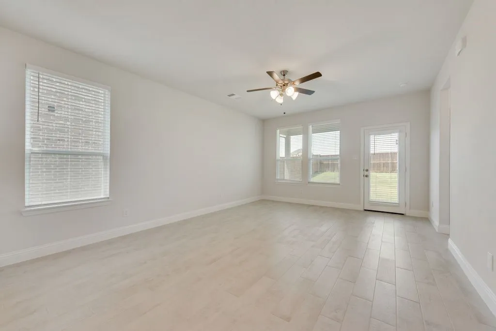 Single Family Residence For Rent in Collin County , 3004 Isla Terrace, Princeton, Texas 75407, 4 Bedroom, 3 Bathroom, 2 Garage spaces, 2,446 Sqft, built in 2024, mls#21410896, Real Estate Agent in Princeton, Homes For Rent in Collin county, Homes For Rent in Princeton, Realtor in Princeton Texas, Real Estate Brokerage Independent Realty Texas, Luminita Cordes Realtor
