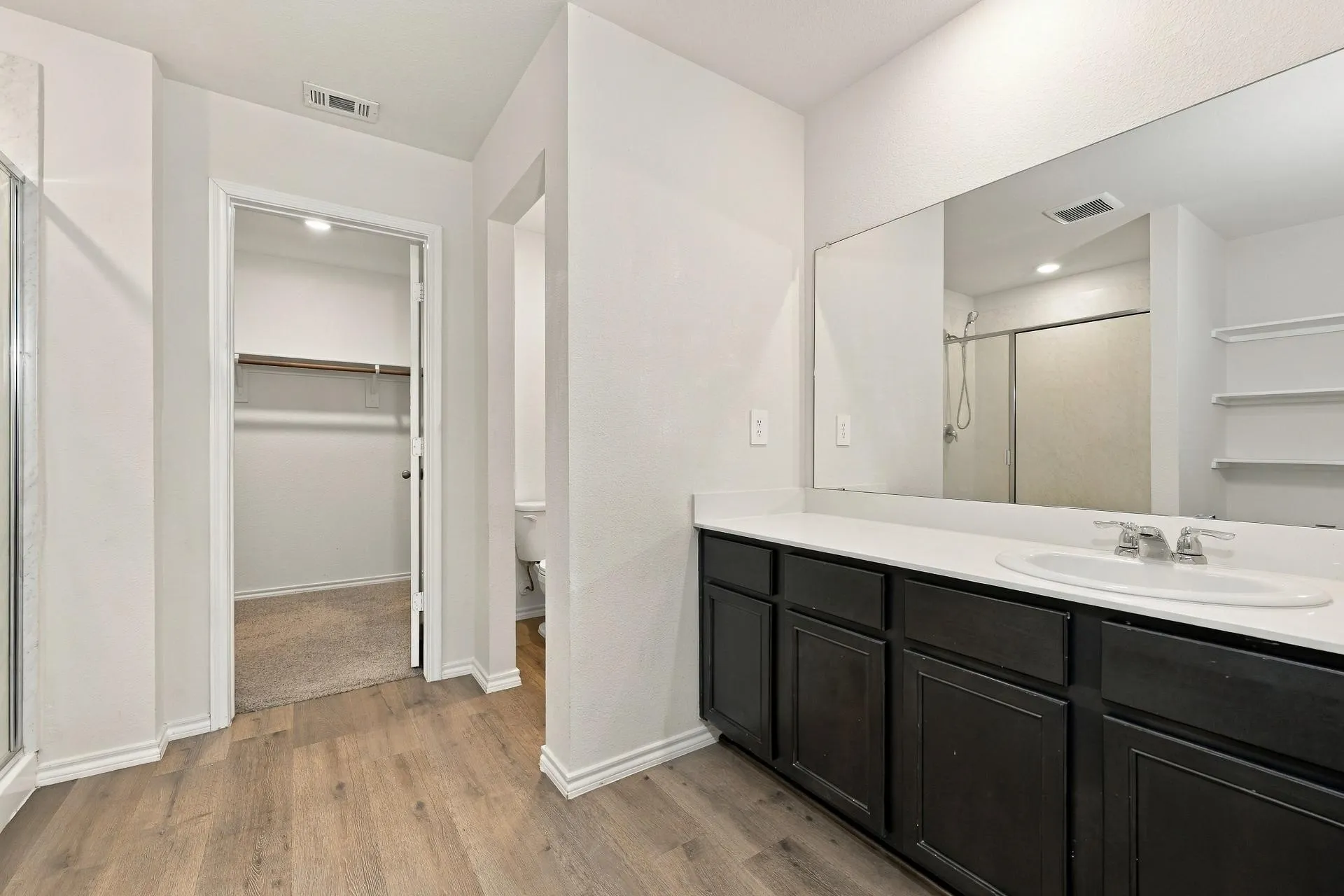 Single Family Residence For Rent in Ellis County , 921 Keystone Court, Ferris, Texas 75125, 4 Bedroom, 2 Bathroom, 2 Garage spaces, 1,850 Sqft, built in 2023, mls#21411140, Real Estate Agent in Ferris, Homes For Rent in Ellis county, Homes For Rent in Ferris, Realtor in Ferris Texas, Real Estate Brokerage Independent Realty Texas, Luminita Cordes Realtor