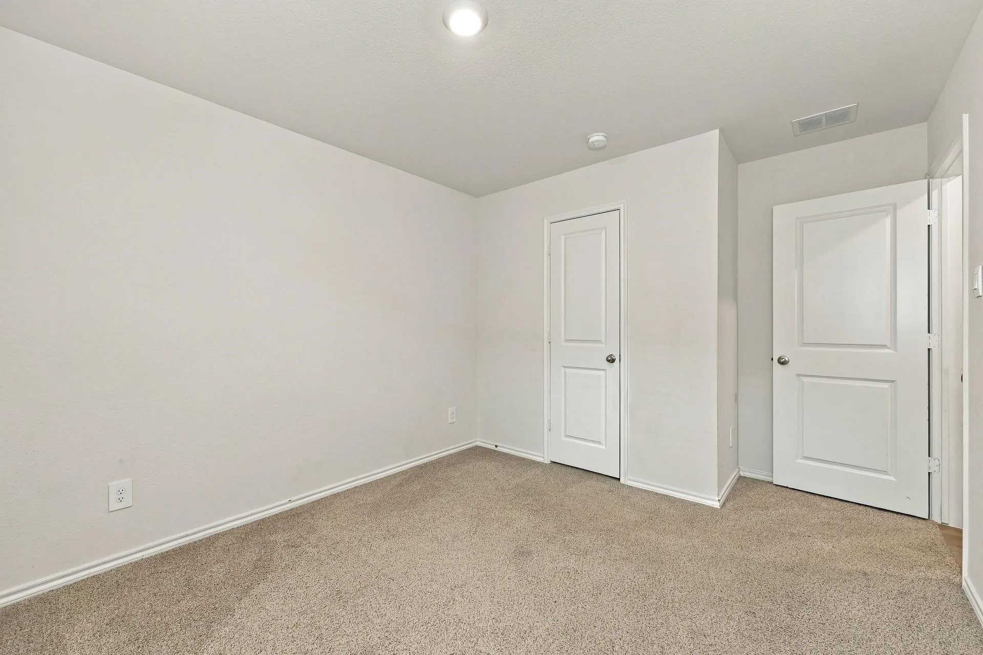 Single Family Residence For Rent in Ellis County , 921 Keystone Court, Ferris, Texas 75125, 4 Bedroom, 2 Bathroom, 2 Garage spaces, 1,850 Sqft, built in 2023, mls#21411140, Real Estate Agent in Ferris, Homes For Rent in Ellis county, Homes For Rent in Ferris, Realtor in Ferris Texas, Real Estate Brokerage Independent Realty Texas, Luminita Cordes Realtor