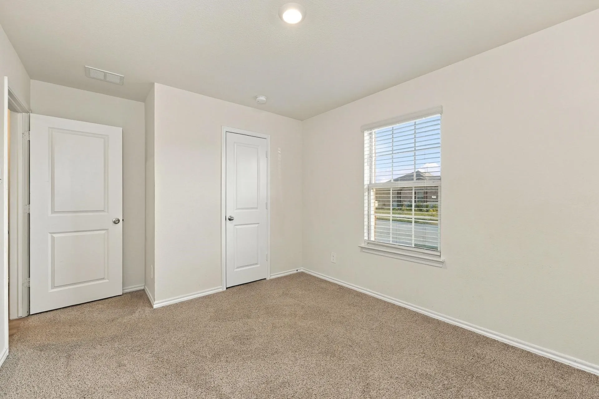 Single Family Residence For Rent in Ellis County , 921 Keystone Court, Ferris, Texas 75125, 4 Bedroom, 2 Bathroom, 2 Garage spaces, 1,850 Sqft, built in 2023, mls#21411140, Real Estate Agent in Ferris, Homes For Rent in Ellis county, Homes For Rent in Ferris, Realtor in Ferris Texas, Real Estate Brokerage Independent Realty Texas, Luminita Cordes Realtor