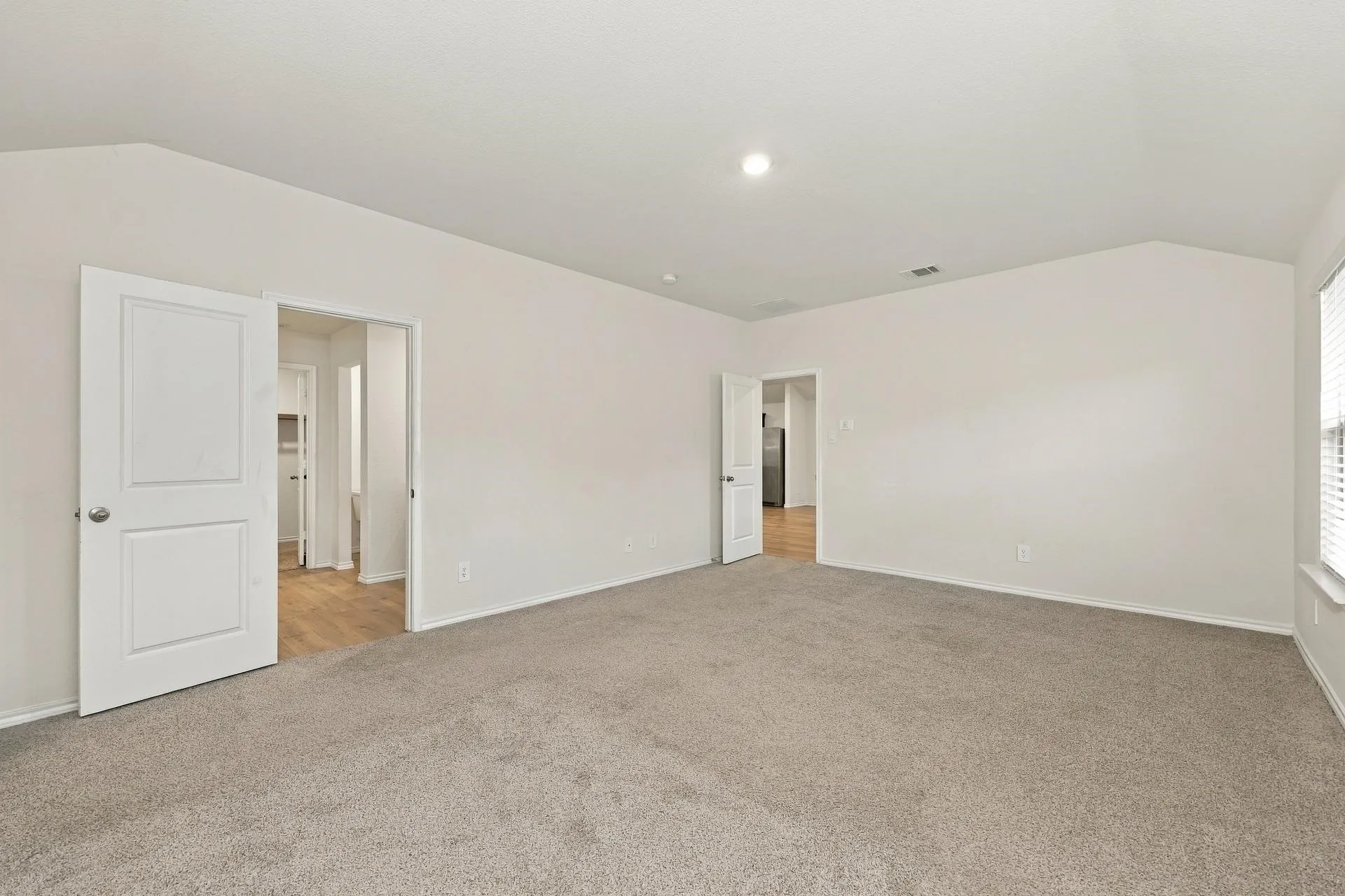 Single Family Residence For Rent in Ellis County , 921 Keystone Court, Ferris, Texas 75125, 4 Bedroom, 2 Bathroom, 2 Garage spaces, 1,850 Sqft, built in 2023, mls#21411140, Real Estate Agent in Ferris, Homes For Rent in Ellis county, Homes For Rent in Ferris, Realtor in Ferris Texas, Real Estate Brokerage Independent Realty Texas, Luminita Cordes Realtor