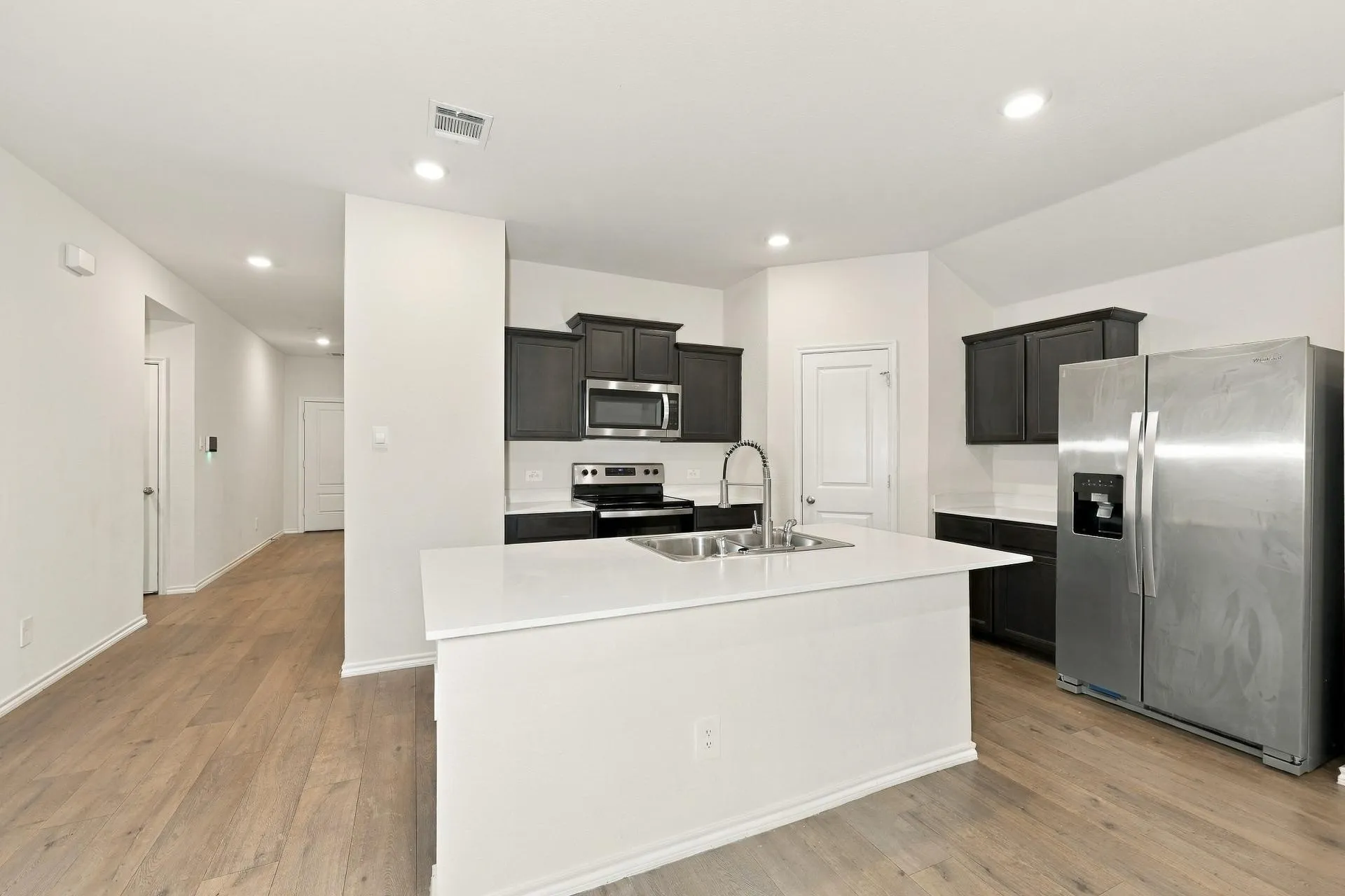 Single Family Residence For Rent in Ellis County , 921 Keystone Court, Ferris, Texas 75125, 4 Bedroom, 2 Bathroom, 2 Garage spaces, 1,850 Sqft, built in 2023, mls#21411140, Real Estate Agent in Ferris, Homes For Rent in Ellis county, Homes For Rent in Ferris, Realtor in Ferris Texas, Real Estate Brokerage Independent Realty Texas, Luminita Cordes Realtor