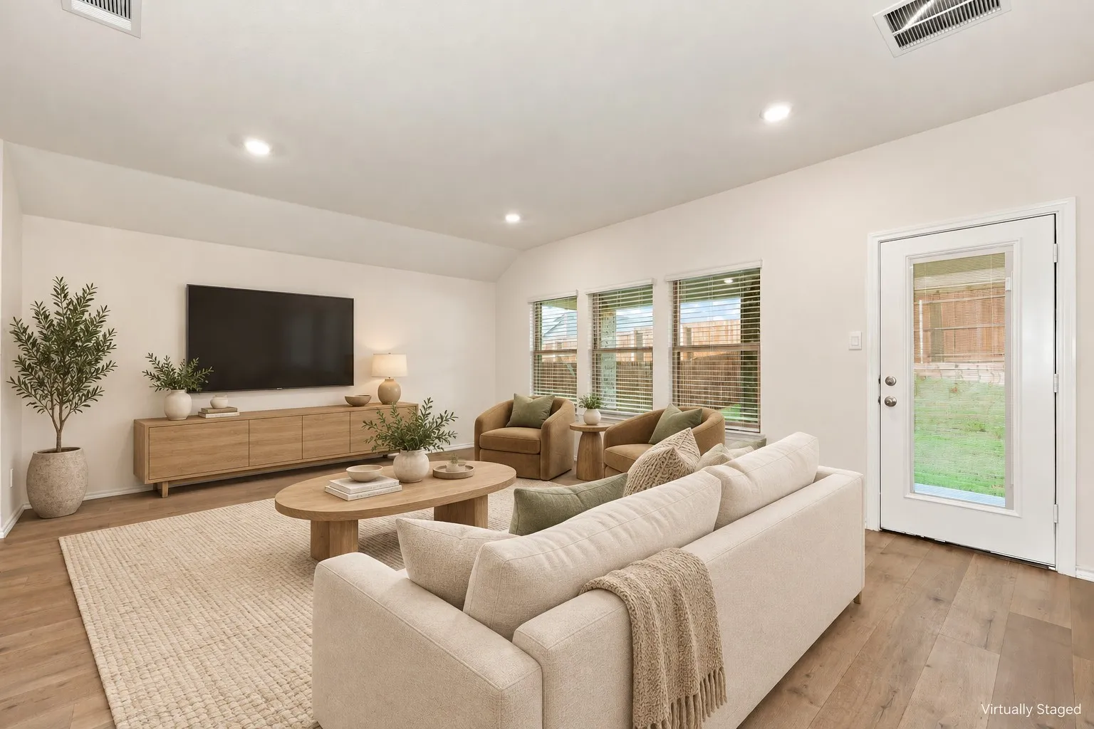 Single Family Residence For Rent in Ellis County , 921 Keystone Court, Ferris, Texas 75125, 4 Bedroom, 2 Bathroom, 2 Garage spaces, 1,850 Sqft, built in 2023, mls#21411140, Real Estate Agent in Ferris, Homes For Rent in Ellis county, Homes For Rent in Ferris, Realtor in Ferris Texas, Real Estate Brokerage Independent Realty Texas, Luminita Cordes Realtor