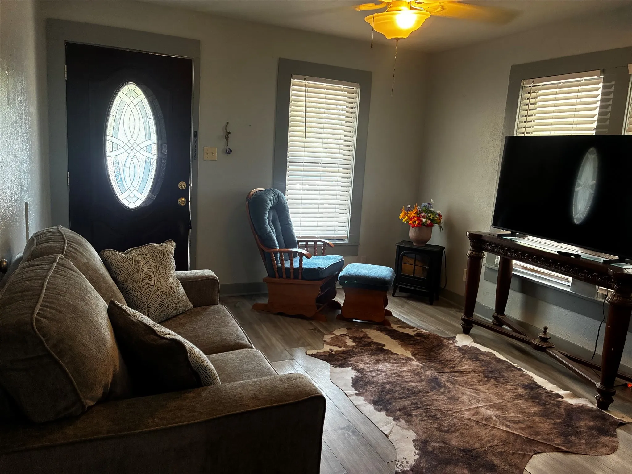 Single Family Residence For Sale in Coryell County , 109 E Leon Street, Gatesville, Texas 76528, 3 Bedroom, 1 Bathroom, Garage spaces, 928 Sqft, built in 1970, mls#21410934, Real Estate Agent in Gatesville, Homes For Sale in Coryell county, Homes For Sale in Gatesville, Realtor in Gatesville Texas, Real Estate Brokerage Independent Realty Texas, Luminita Cordes Realtor