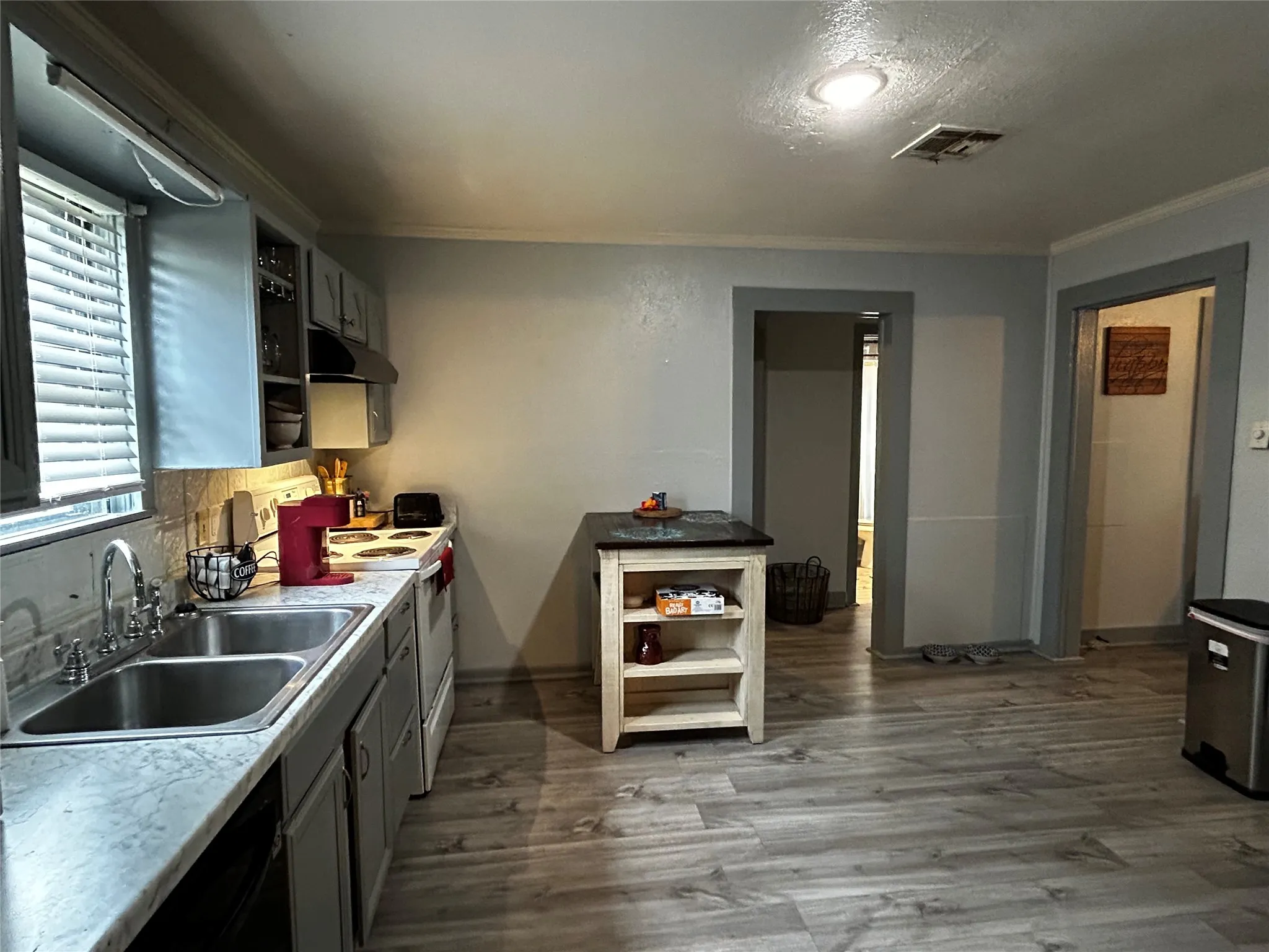 Single Family Residence For Sale in Coryell County , 109 E Leon Street, Gatesville, Texas 76528, 3 Bedroom, 1 Bathroom, Garage spaces, 928 Sqft, built in 1970, mls#21410934, Real Estate Agent in Gatesville, Homes For Sale in Coryell county, Homes For Sale in Gatesville, Realtor in Gatesville Texas, Real Estate Brokerage Independent Realty Texas, Luminita Cordes Realtor