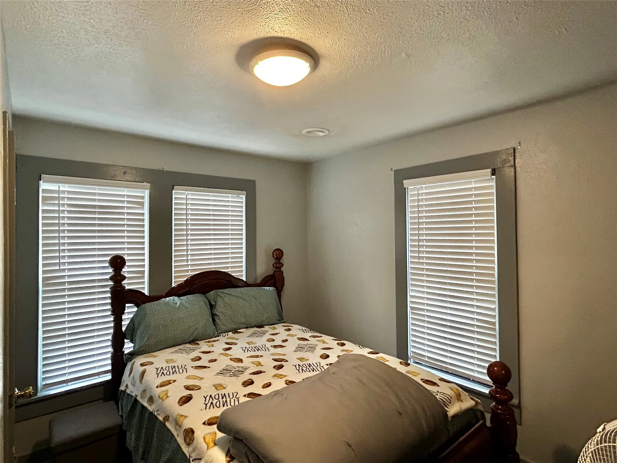 Single Family Residence For Sale in Coryell County , 109 E Leon Street, Gatesville, Texas 76528, 3 Bedroom, 1 Bathroom, Garage spaces, 928 Sqft, built in 1970, mls#21410934, Real Estate Agent in Gatesville, Homes For Sale in Coryell county, Homes For Sale in Gatesville, Realtor in Gatesville Texas, Real Estate Brokerage Independent Realty Texas, Luminita Cordes Realtor