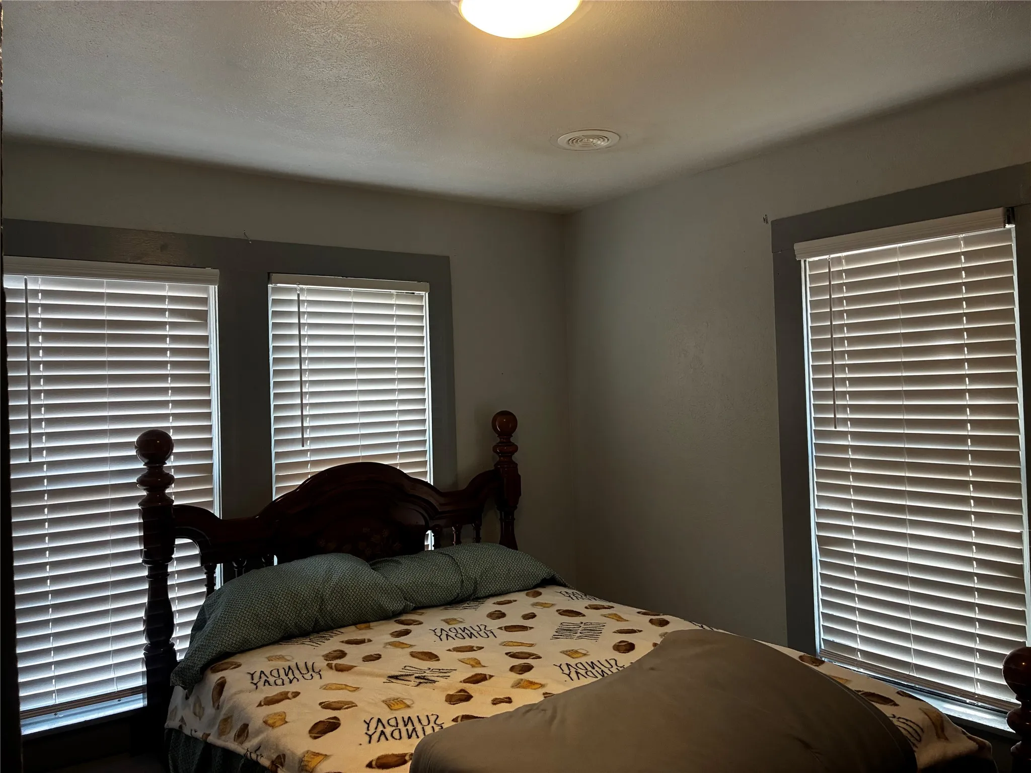 Single Family Residence For Sale in Coryell County , 109 E Leon Street, Gatesville, Texas 76528, 3 Bedroom, 1 Bathroom, Garage spaces, 928 Sqft, built in 1970, mls#21410934, Real Estate Agent in Gatesville, Homes For Sale in Coryell county, Homes For Sale in Gatesville, Realtor in Gatesville Texas, Real Estate Brokerage Independent Realty Texas, Luminita Cordes Realtor