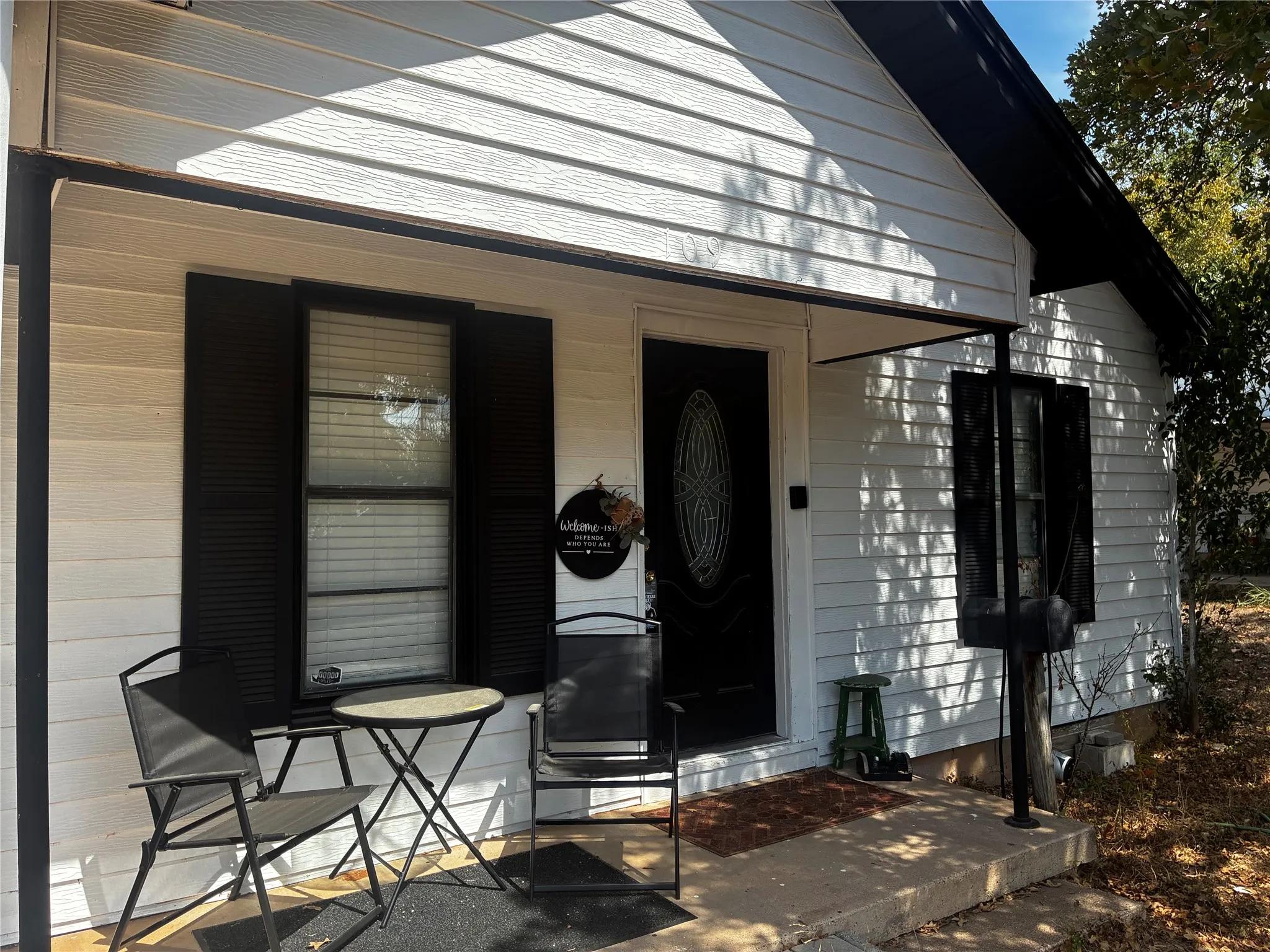 Single Family Residence For Sale in Coryell County , 109 E Leon Street, Gatesville, Texas 76528, 3 Bedroom, 1 Bathroom, Garage spaces, 928 Sqft, built in 1970, mls#21410934, Real Estate Agent in Gatesville, Homes For Sale in Coryell county, Homes For Sale in Gatesville, Realtor in Gatesville Texas, Real Estate Brokerage Independent Realty Texas, Luminita Cordes Realtor