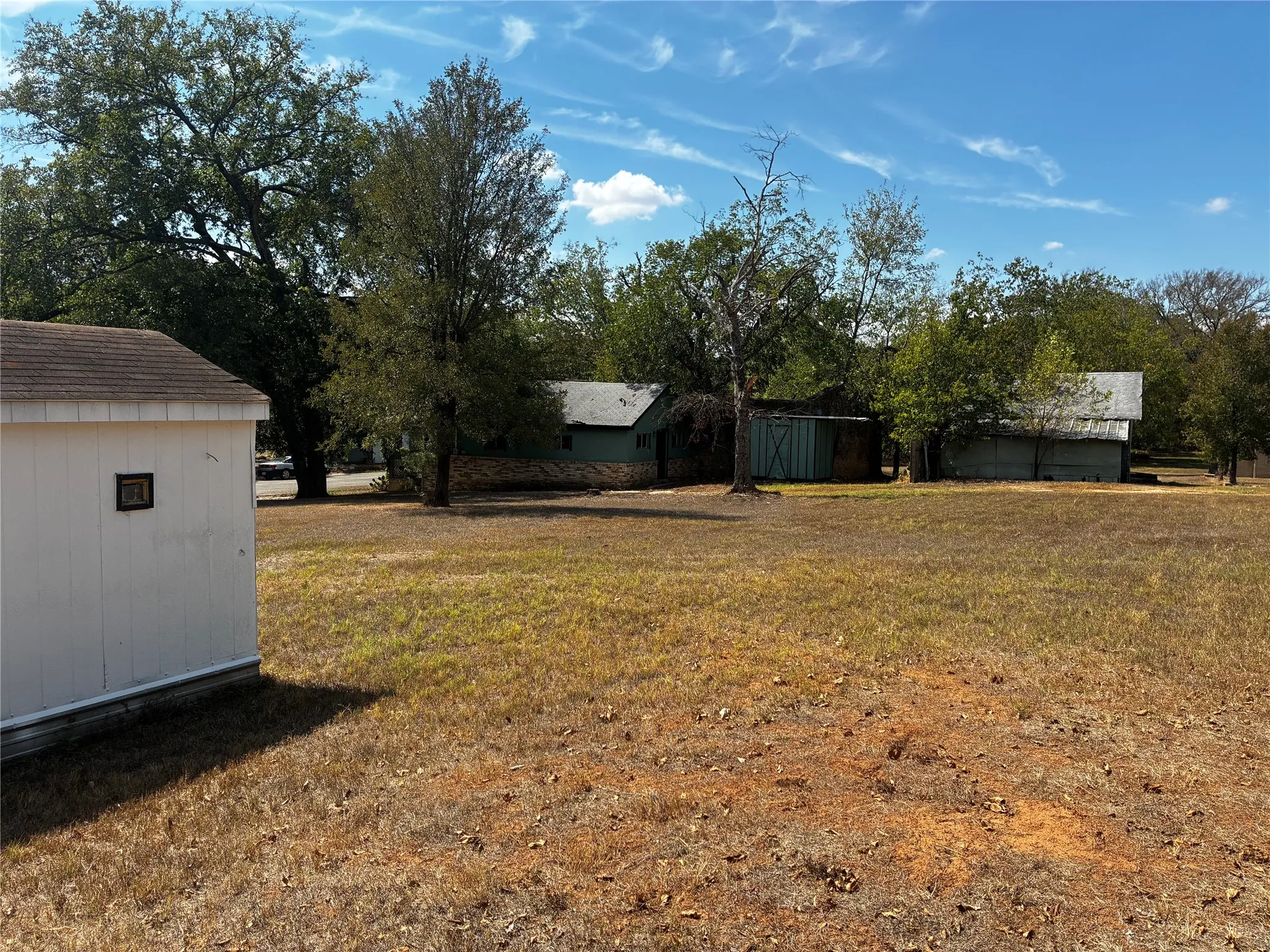 Single Family Residence For Sale in Coryell County , 109 E Leon Street, Gatesville, Texas 76528, 3 Bedroom, 1 Bathroom, Garage spaces, 928 Sqft, built in 1970, mls#21410934, Real Estate Agent in Gatesville, Homes For Sale in Coryell county, Homes For Sale in Gatesville, Realtor in Gatesville Texas, Real Estate Brokerage Independent Realty Texas, Luminita Cordes Realtor