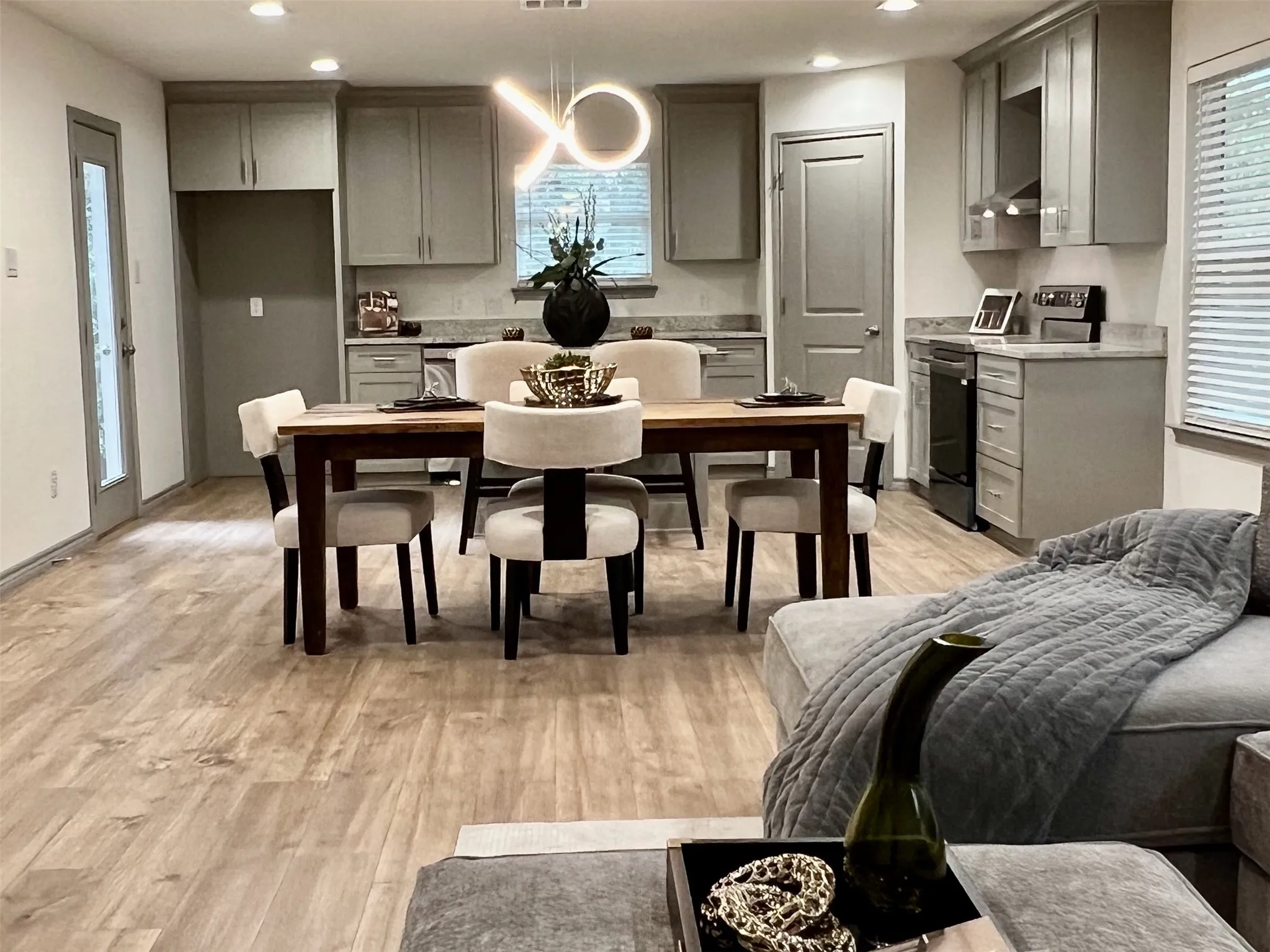 Single Family Residence For Sale in Dallas County , 1438 E Waco Avenue, Dallas, Texas 75216, 3 Bedroom, 2 Bathroom, 1 Garage spaces, 1,800 Sqft, built in 2023, mls#21410822, Real Estate Agent in Dallas, Homes For Sale in Dallas county, Homes For Sale in Dallas, Realtor in Dallas Texas, Real Estate Brokerage Independent Realty Texas, Luminita Cordes Realtor