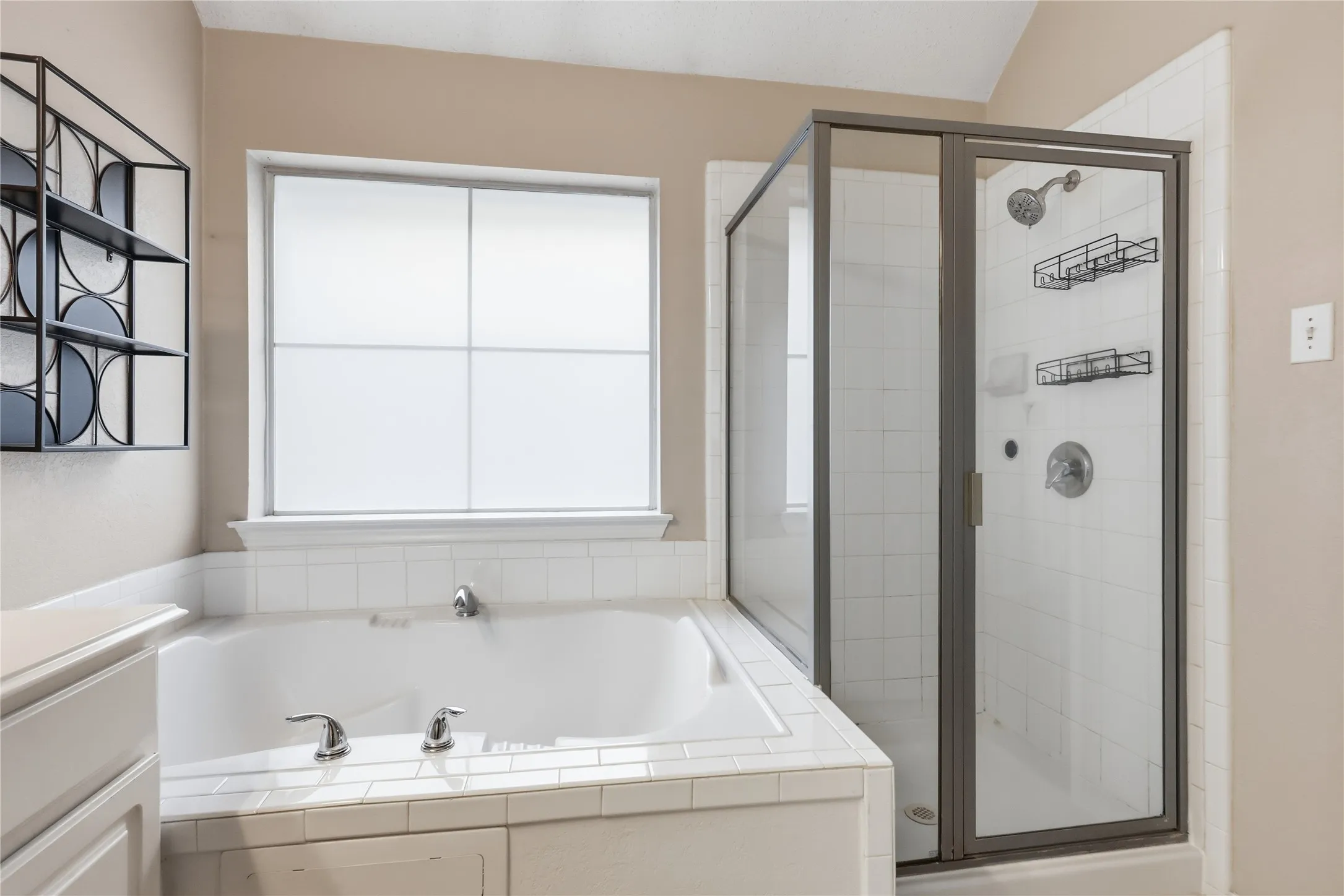 Single Family Residence For Sale in Tarrant County , 5213 Warm Springs Trail, Fort Worth, Texas 76137, 3 Bedroom, 2 Bathroom, 2 Garage spaces, 1,985 Sqft, built in 1997, mls#21411145, Real Estate Agent in Fort Worth, Homes For Sale in Tarrant county, Homes For Sale in Fort Worth, Realtor in Fort Worth Texas, Real Estate Brokerage Independent Realty Texas, Luminita Cordes Realtor