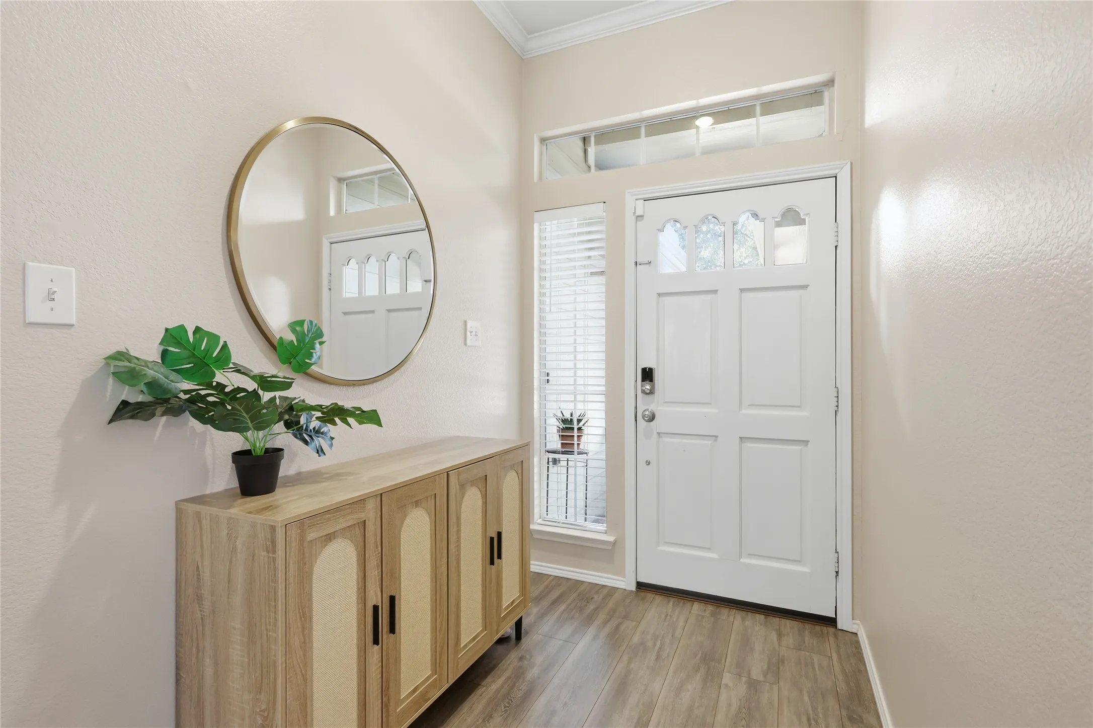 Single Family Residence For Sale in Tarrant County , 5213 Warm Springs Trail, Fort Worth, Texas 76137, 3 Bedroom, 2 Bathroom, 2 Garage spaces, 1,985 Sqft, built in 1997, mls#21411145, Real Estate Agent in Fort Worth, Homes For Sale in Tarrant county, Homes For Sale in Fort Worth, Realtor in Fort Worth Texas, Real Estate Brokerage Independent Realty Texas, Luminita Cordes Realtor