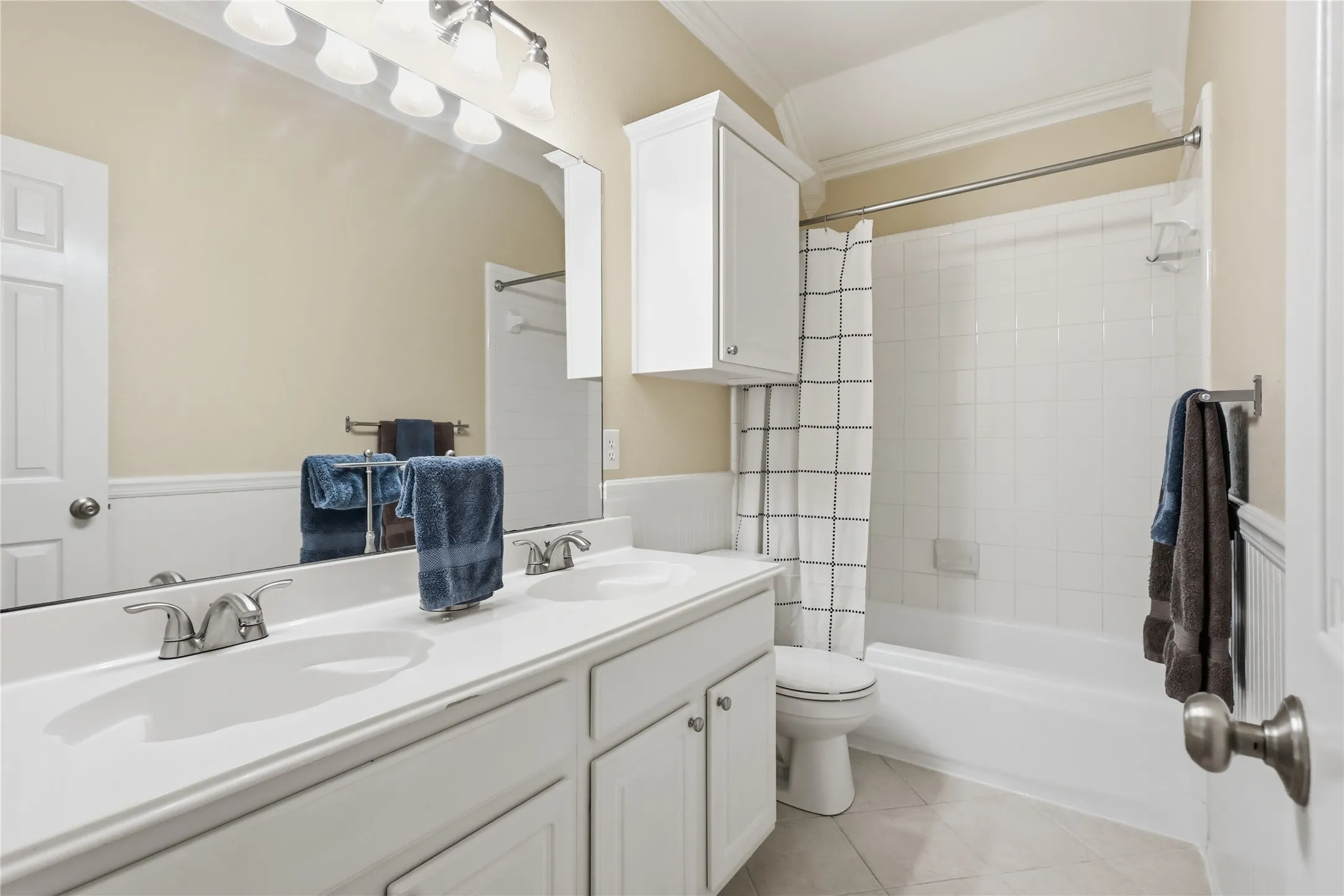 Single Family Residence For Sale in Tarrant County , 5213 Warm Springs Trail, Fort Worth, Texas 76137, 3 Bedroom, 2 Bathroom, 2 Garage spaces, 1,985 Sqft, built in 1997, mls#21411145, Real Estate Agent in Fort Worth, Homes For Sale in Tarrant county, Homes For Sale in Fort Worth, Realtor in Fort Worth Texas, Real Estate Brokerage Independent Realty Texas, Luminita Cordes Realtor