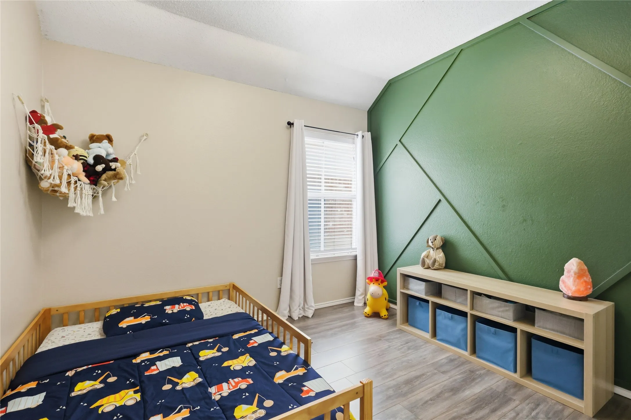 Single Family Residence For Sale in Tarrant County , 5213 Warm Springs Trail, Fort Worth, Texas 76137, 3 Bedroom, 2 Bathroom, 2 Garage spaces, 1,985 Sqft, built in 1997, mls#21411145, Real Estate Agent in Fort Worth, Homes For Sale in Tarrant county, Homes For Sale in Fort Worth, Realtor in Fort Worth Texas, Real Estate Brokerage Independent Realty Texas, Luminita Cordes Realtor