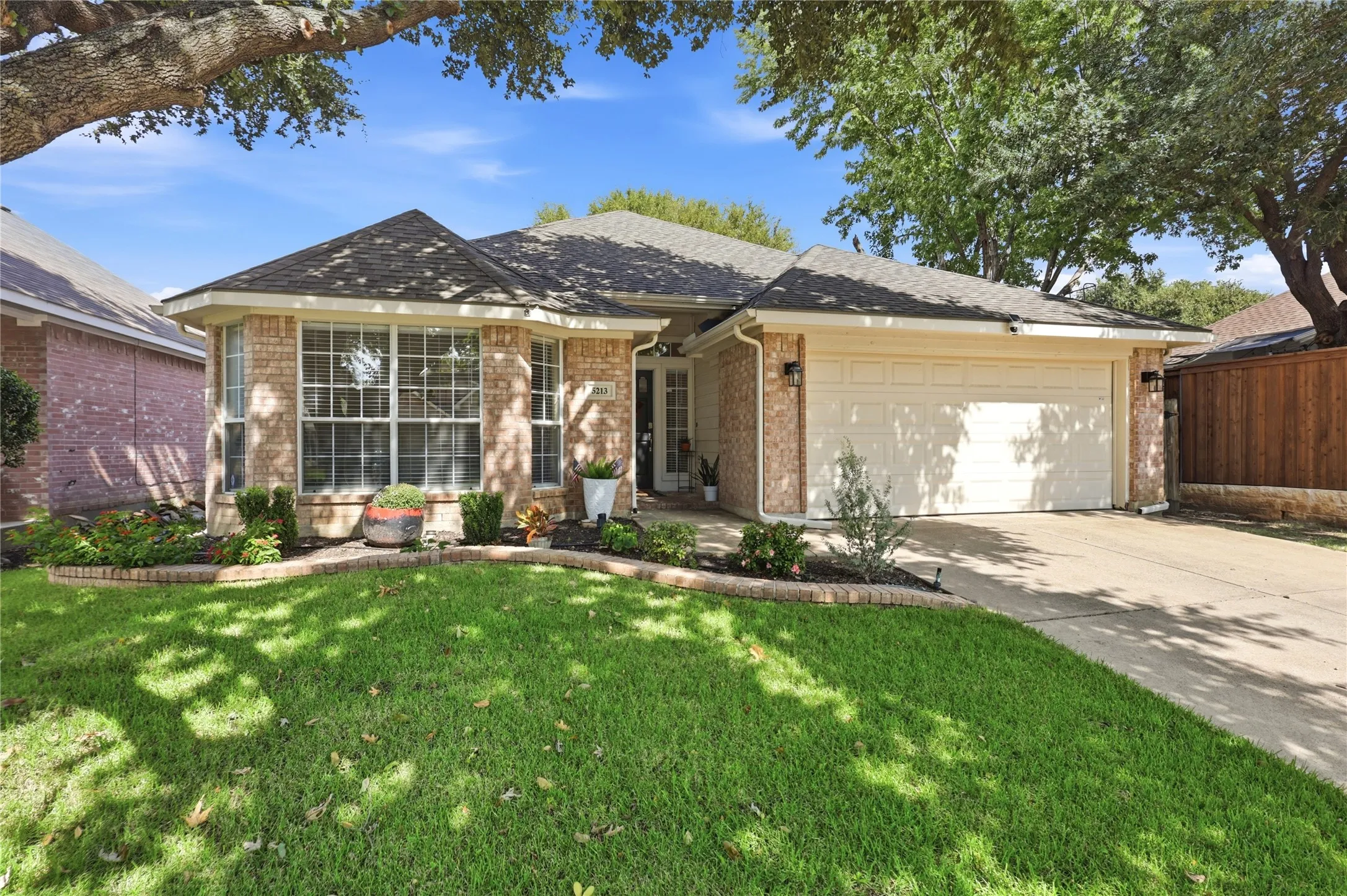 Single Family Residence For Sale in Tarrant County , 5213 Warm Springs Trail, Fort Worth, Texas 76137, 3 Bedroom, 2 Bathroom, 2 Garage spaces, 1,985 Sqft, built in 1997, mls#21411145, Real Estate Agent in Fort Worth, Homes For Sale in Tarrant county, Homes For Sale in Fort Worth, Realtor in Fort Worth Texas, Real Estate Brokerage Independent Realty Texas, Luminita Cordes Realtor