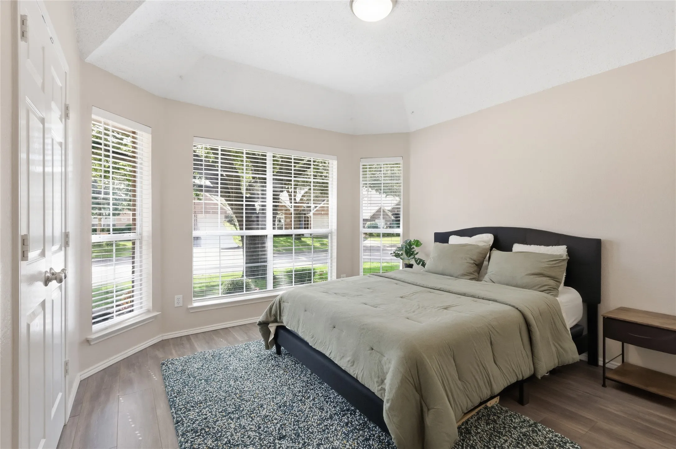 Single Family Residence For Sale in Tarrant County , 5213 Warm Springs Trail, Fort Worth, Texas 76137, 3 Bedroom, 2 Bathroom, 2 Garage spaces, 1,985 Sqft, built in 1997, mls#21411145, Real Estate Agent in Fort Worth, Homes For Sale in Tarrant county, Homes For Sale in Fort Worth, Realtor in Fort Worth Texas, Real Estate Brokerage Independent Realty Texas, Luminita Cordes Realtor