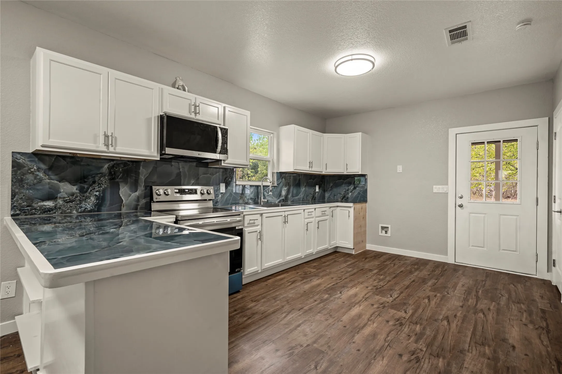 Single Family Residence For Sale in Falls County , 703 Gift Street, Marlin, Texas 76661, 3 Bedroom, 2 Bathroom, Garage spaces, 1,200 Sqft, built in 2023, mls#21410969, Real Estate Agent in Marlin, Homes For Sale in Falls county, Homes For Sale in Marlin, Realtor in Marlin Texas, Real Estate Brokerage Independent Realty Texas, Luminita Cordes Realtor