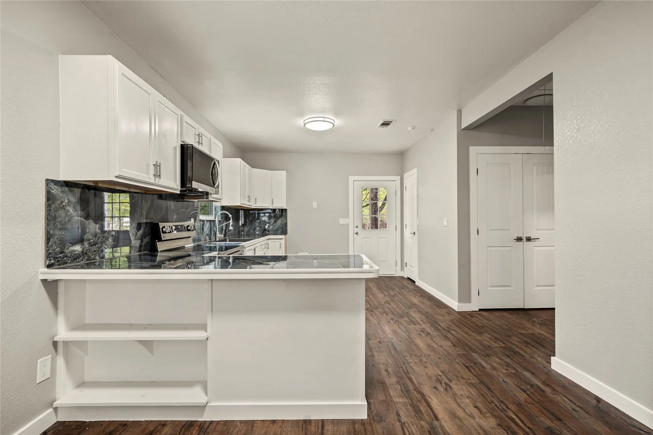 Single Family Residence For Sale in Falls County , 703 Gift Street, Marlin, Texas 76661, 3 Bedroom, 2 Bathroom, Garage spaces, 1,200 Sqft, built in 2023, mls#21410969, Real Estate Agent in Marlin, Homes For Sale in Falls county, Homes For Sale in Marlin, Realtor in Marlin Texas, Real Estate Brokerage Independent Realty Texas, Luminita Cordes Realtor