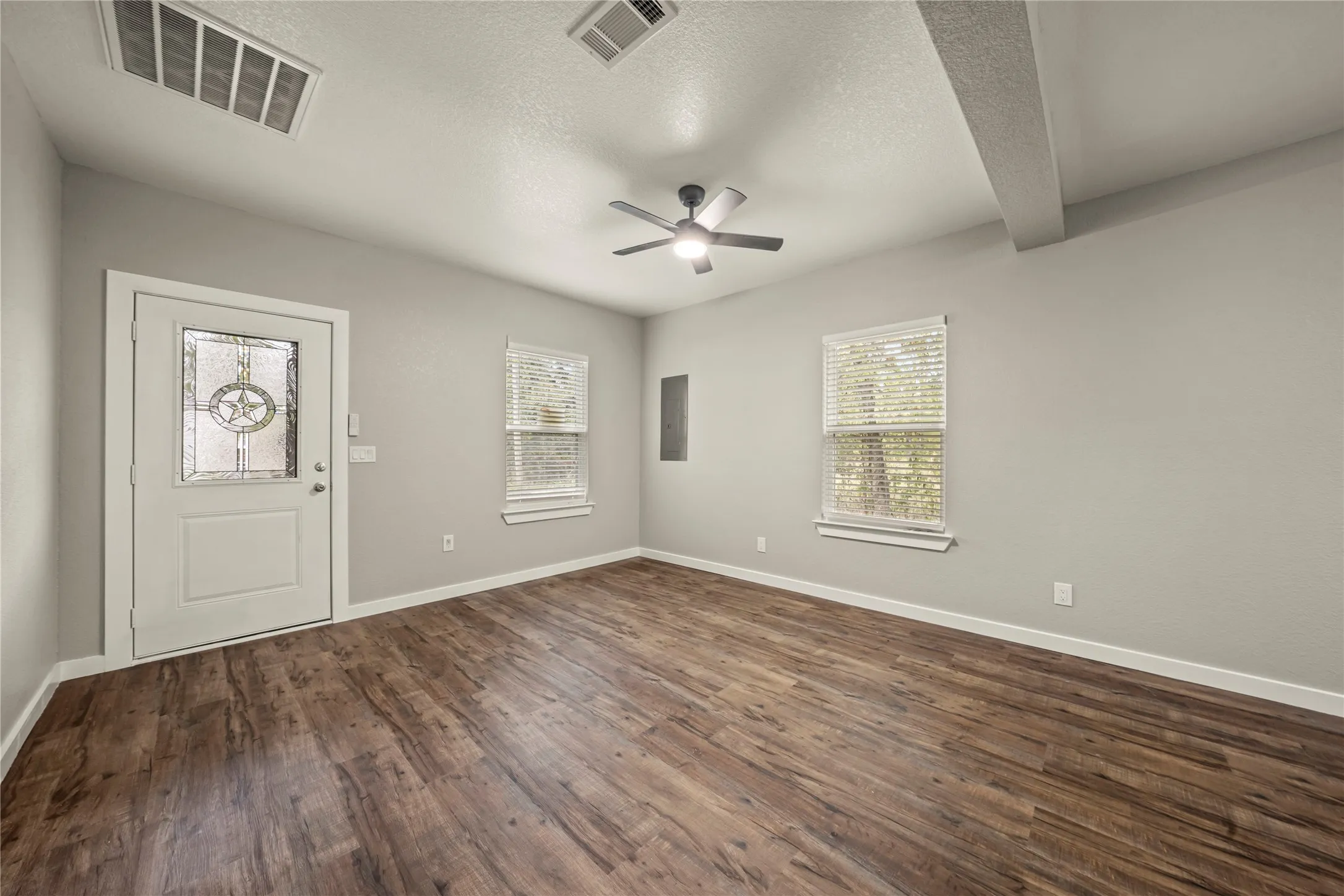 Single Family Residence For Sale in Falls County , 703 Gift Street, Marlin, Texas 76661, 3 Bedroom, 2 Bathroom, Garage spaces, 1,200 Sqft, built in 2023, mls#21410969, Real Estate Agent in Marlin, Homes For Sale in Falls county, Homes For Sale in Marlin, Realtor in Marlin Texas, Real Estate Brokerage Independent Realty Texas, Luminita Cordes Realtor