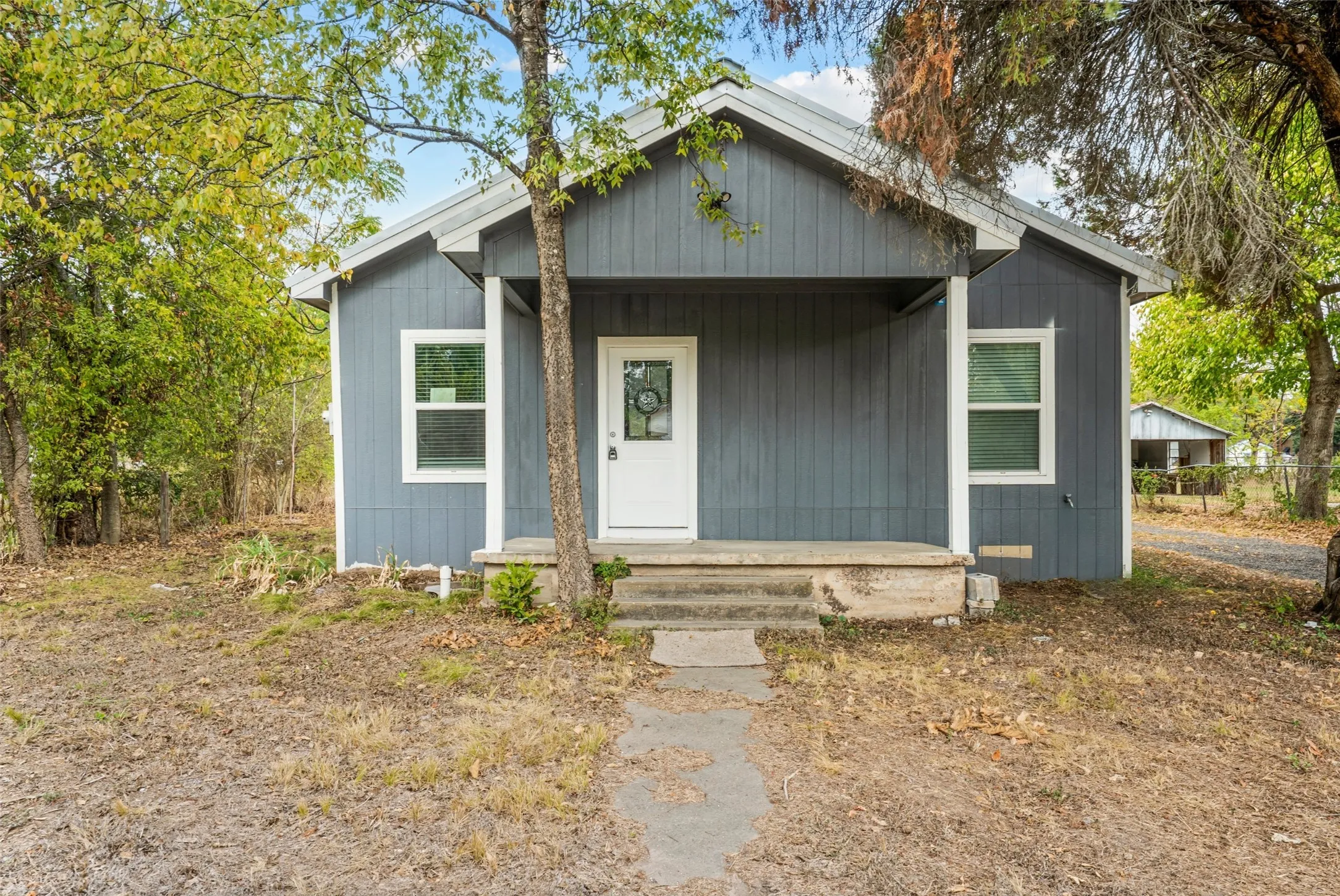 Single Family Residence For Sale in Falls County , 703 Gift Street, Marlin, Texas 76661, 3 Bedroom, 2 Bathroom, Garage spaces, 1,200 Sqft, built in 2023, mls#21410969, Real Estate Agent in Marlin, Homes For Sale in Falls county, Homes For Sale in Marlin, Realtor in Marlin Texas, Real Estate Brokerage Independent Realty Texas, Luminita Cordes Realtor