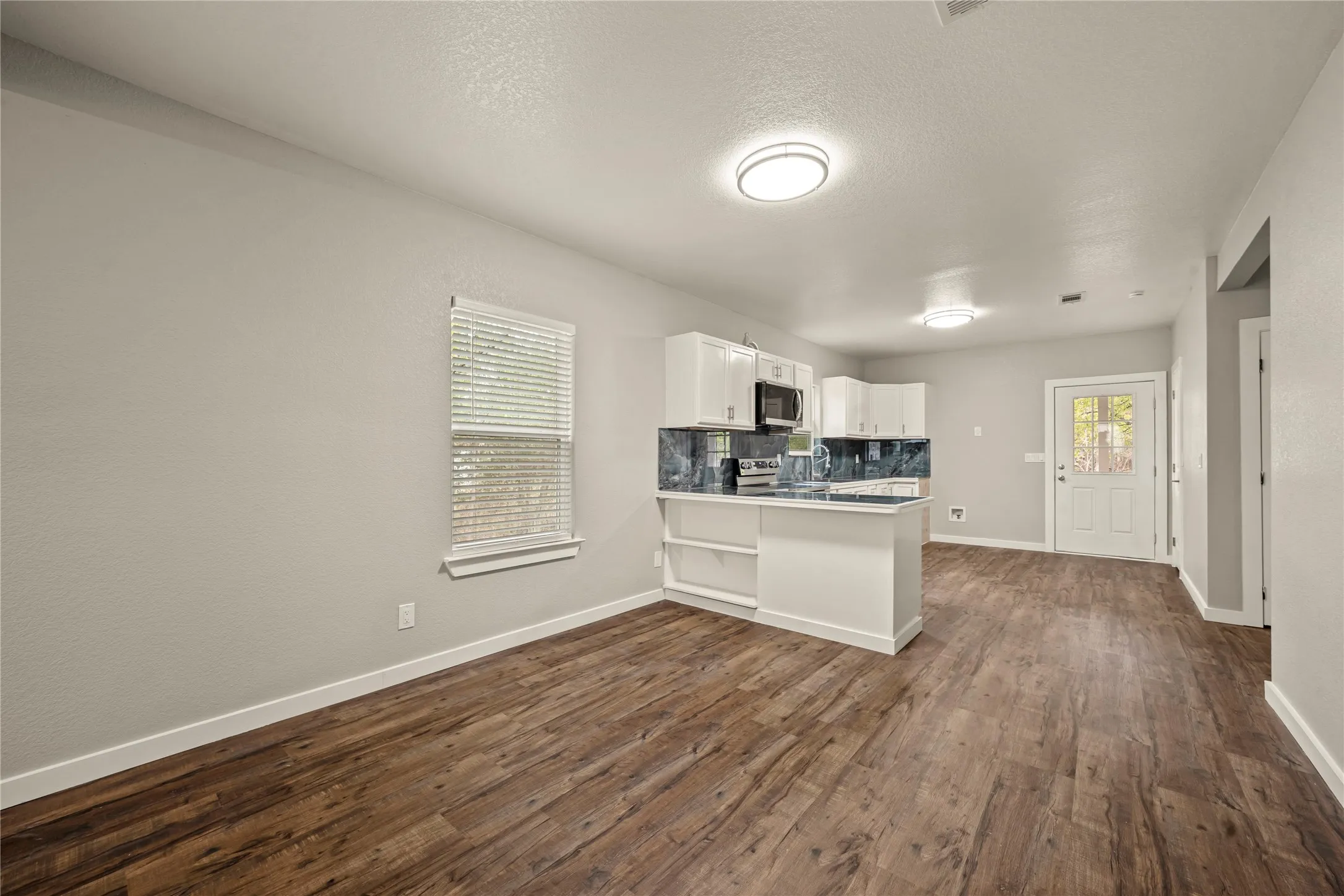 Single Family Residence For Sale in Falls County , 703 Gift Street, Marlin, Texas 76661, 3 Bedroom, 2 Bathroom, Garage spaces, 1,200 Sqft, built in 2023, mls#21410969, Real Estate Agent in Marlin, Homes For Sale in Falls county, Homes For Sale in Marlin, Realtor in Marlin Texas, Real Estate Brokerage Independent Realty Texas, Luminita Cordes Realtor