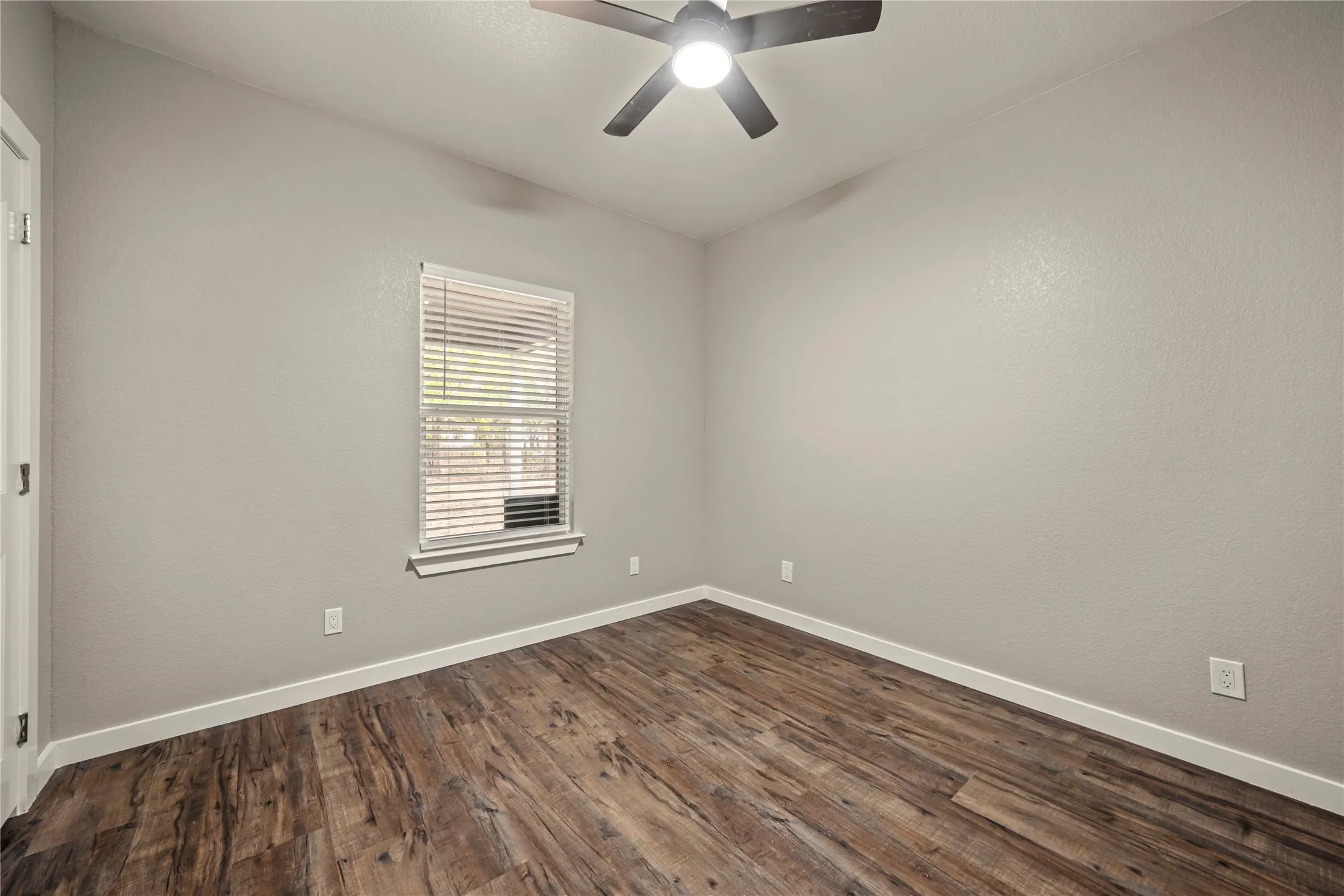 Single Family Residence For Sale in Falls County , 703 Gift Street, Marlin, Texas 76661, 3 Bedroom, 2 Bathroom, Garage spaces, 1,200 Sqft, built in 2023, mls#21410969, Real Estate Agent in Marlin, Homes For Sale in Falls county, Homes For Sale in Marlin, Realtor in Marlin Texas, Real Estate Brokerage Independent Realty Texas, Luminita Cordes Realtor