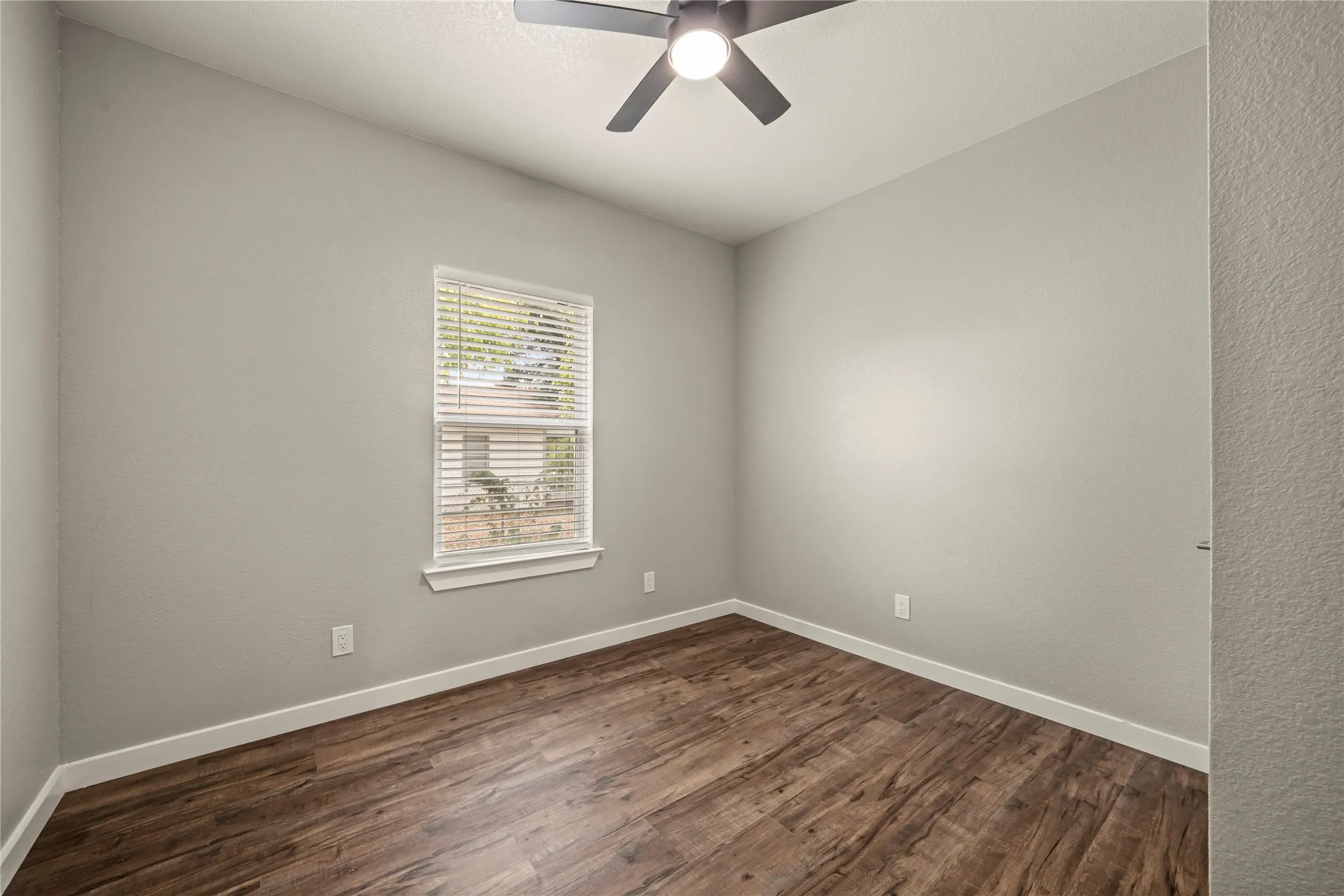 Single Family Residence For Sale in Falls County , 703 Gift Street, Marlin, Texas 76661, 3 Bedroom, 2 Bathroom, Garage spaces, 1,200 Sqft, built in 2023, mls#21410969, Real Estate Agent in Marlin, Homes For Sale in Falls county, Homes For Sale in Marlin, Realtor in Marlin Texas, Real Estate Brokerage Independent Realty Texas, Luminita Cordes Realtor