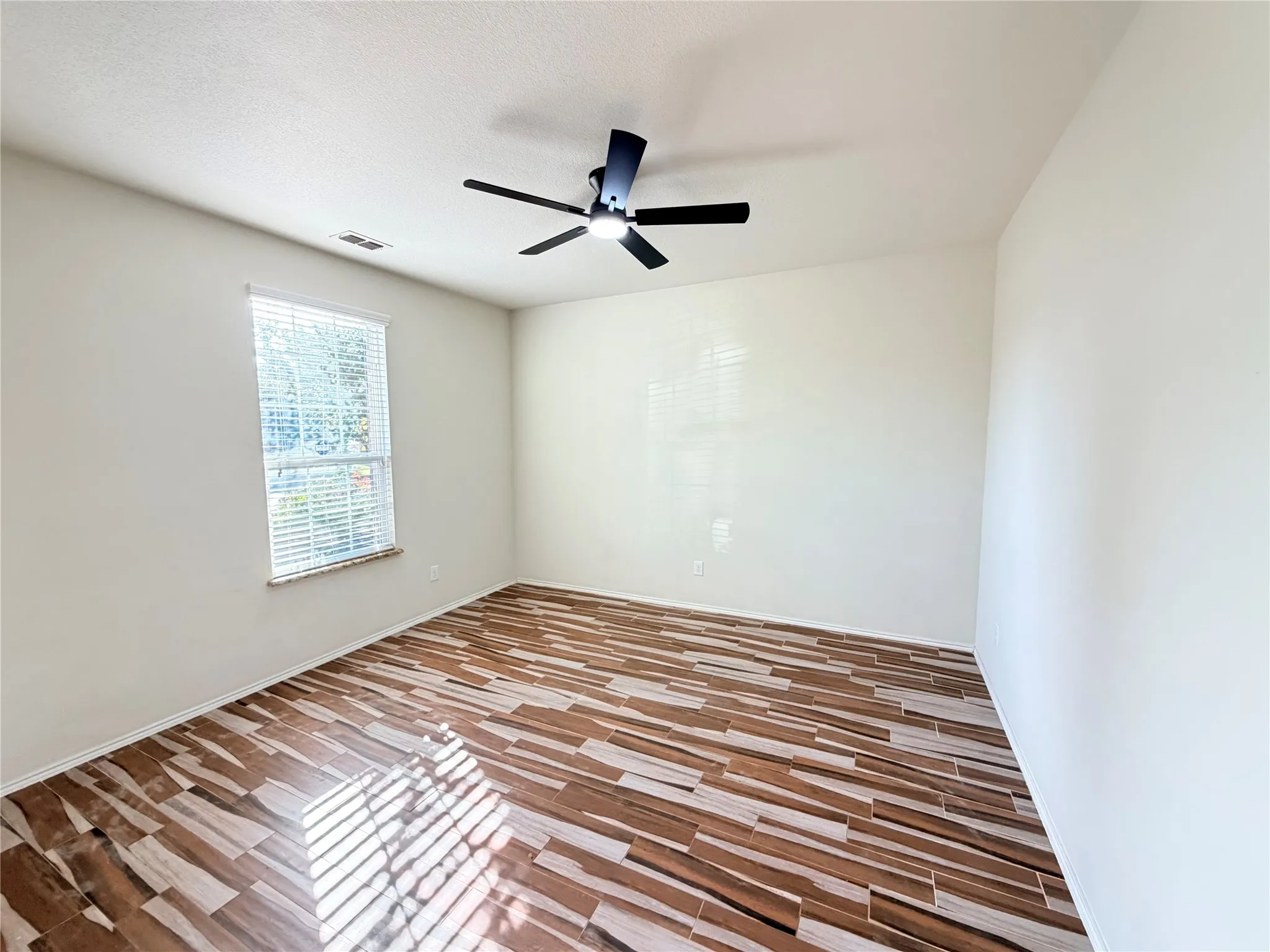 Single Family Residence For Rent in Denton County , 1712 Abby Creek Drive, Little Elm, Texas 75068, 4 Bedroom, 3 Bathroom, 2 Garage spaces, 2,787 Sqft, built in 2014, mls#21411078, Real Estate Agent in Little Elm, Homes For Rent in Denton county, Homes For Rent in Little Elm, Realtor in Little Elm Texas, Real Estate Brokerage Independent Realty Texas, Luminita Cordes Realtor