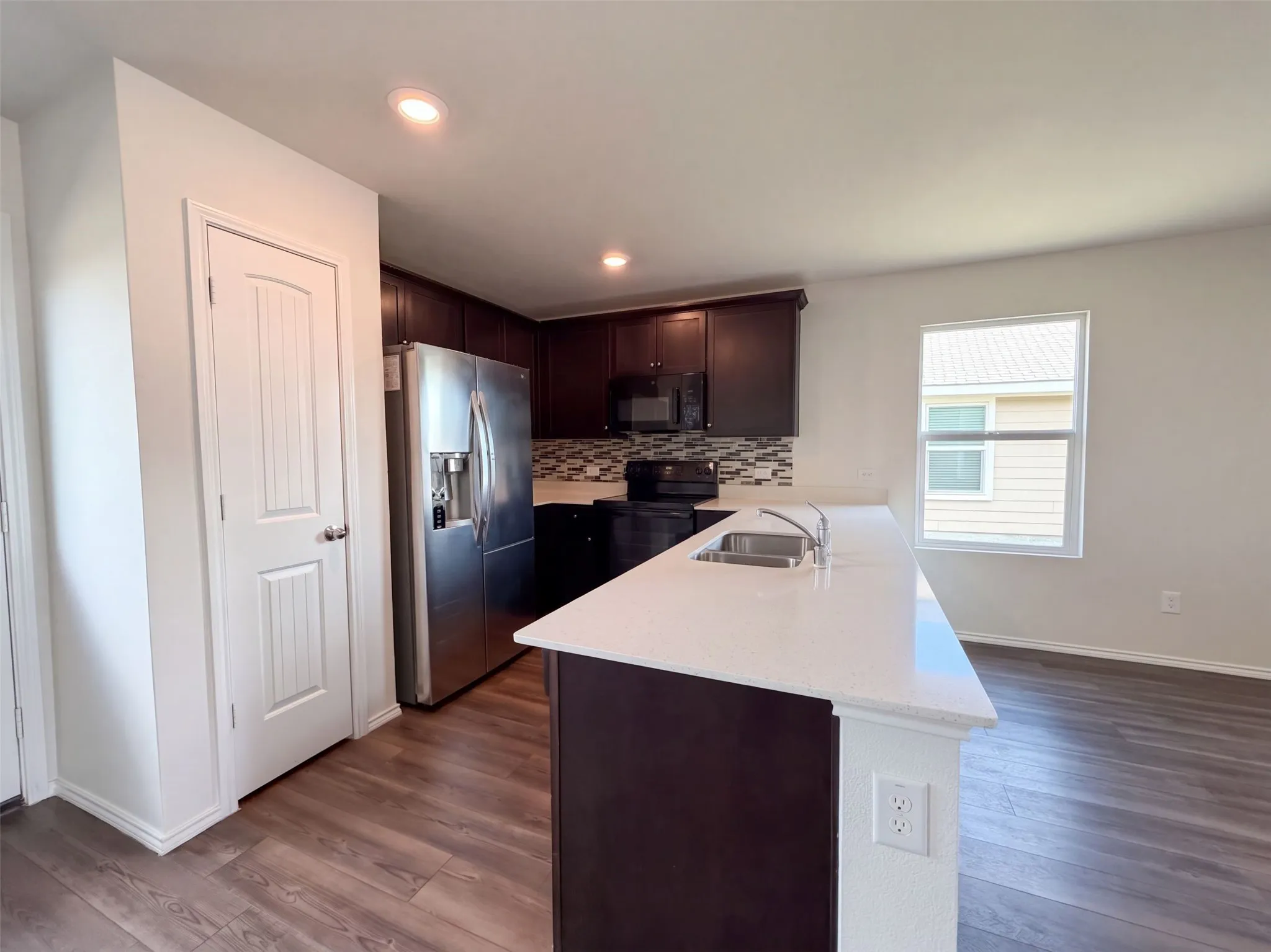 Single Family Residence For Sale in Collin County , 5308 Finbrooke Drive, Princeton, Texas 75407, 3 Bedroom, 2 Bathroom, 2 Garage spaces, 1,260 Sqft, built in 2020, mls#21411121, Real Estate Agent in Princeton, Homes For Sale in Collin county, Homes For Sale in Princeton, Realtor in Princeton Texas, Real Estate Brokerage Independent Realty Texas, Luminita Cordes Realtor