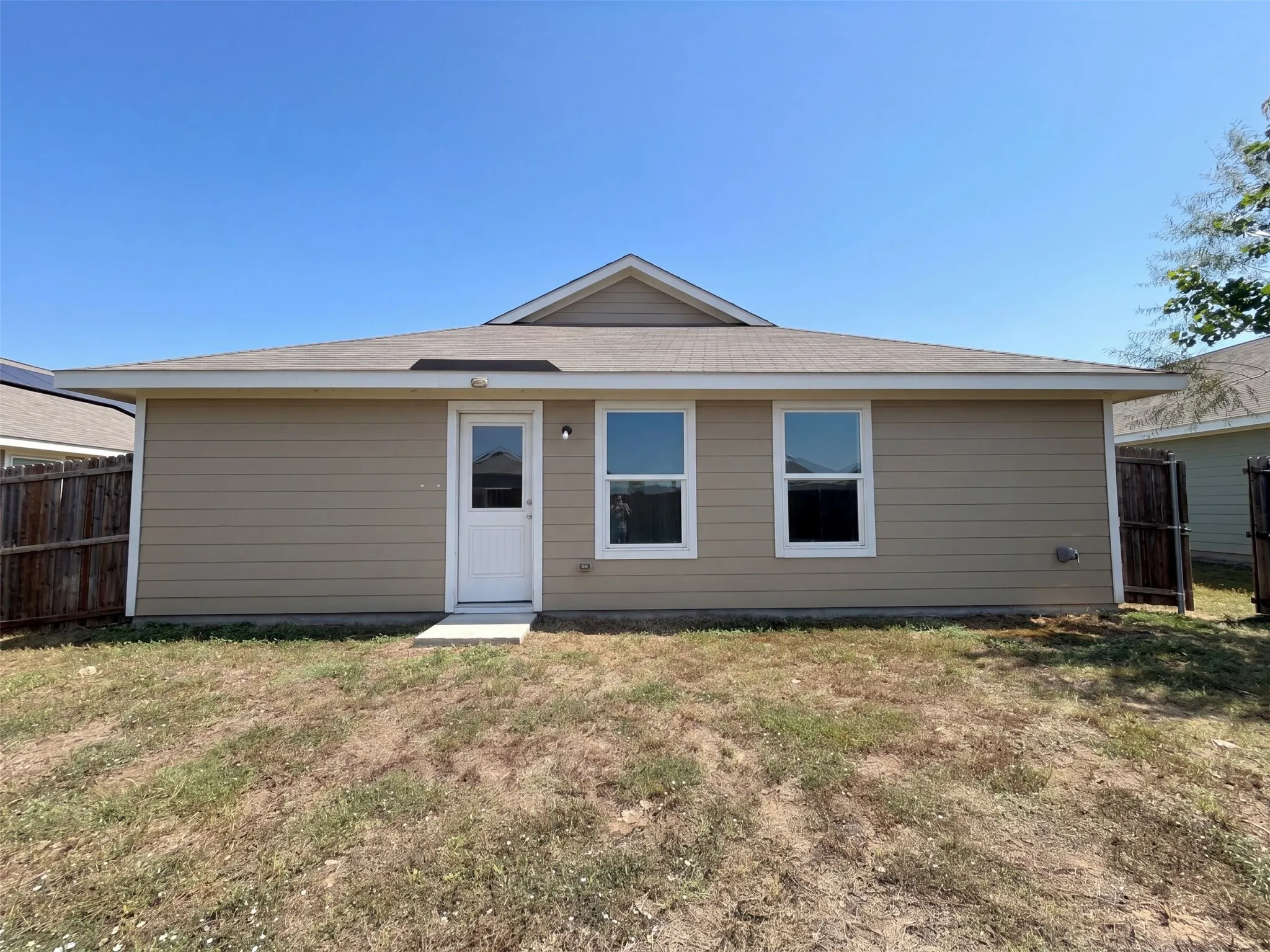 Single Family Residence For Sale in Collin County , 5308 Finbrooke Drive, Princeton, Texas 75407, 3 Bedroom, 2 Bathroom, 2 Garage spaces, 1,260 Sqft, built in 2020, mls#21411121, Real Estate Agent in Princeton, Homes For Sale in Collin county, Homes For Sale in Princeton, Realtor in Princeton Texas, Real Estate Brokerage Independent Realty Texas, Luminita Cordes Realtor