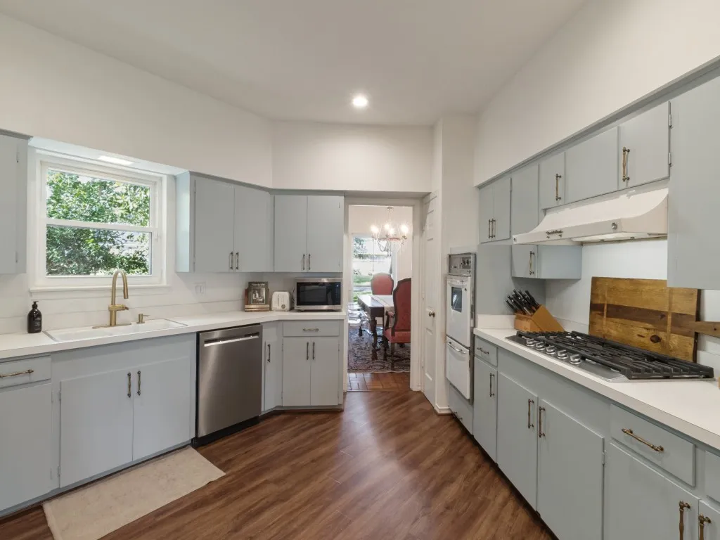 Single Family Residence For Sale in Dallas County , 4448 Hallmark Drive, Dallas, Texas 75229, 4 Bedroom, 4 Bathroom, 2 Garage spaces, 3,070 Sqft, built in 1962, mls#21411151, Real Estate Agent in Dallas, Homes For Sale in Dallas county, Homes For Sale in Dallas, Realtor in Dallas Texas, Real Estate Brokerage Independent Realty Texas, Luminita Cordes Realtor