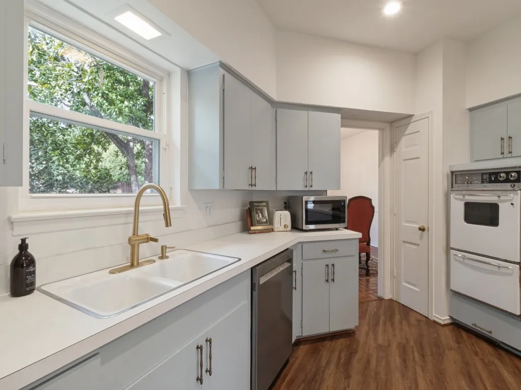 Single Family Residence For Sale in Dallas County , 4448 Hallmark Drive, Dallas, Texas 75229, 4 Bedroom, 4 Bathroom, 2 Garage spaces, 3,070 Sqft, built in 1962, mls#21411151, Real Estate Agent in Dallas, Homes For Sale in Dallas county, Homes For Sale in Dallas, Realtor in Dallas Texas, Real Estate Brokerage Independent Realty Texas, Luminita Cordes Realtor