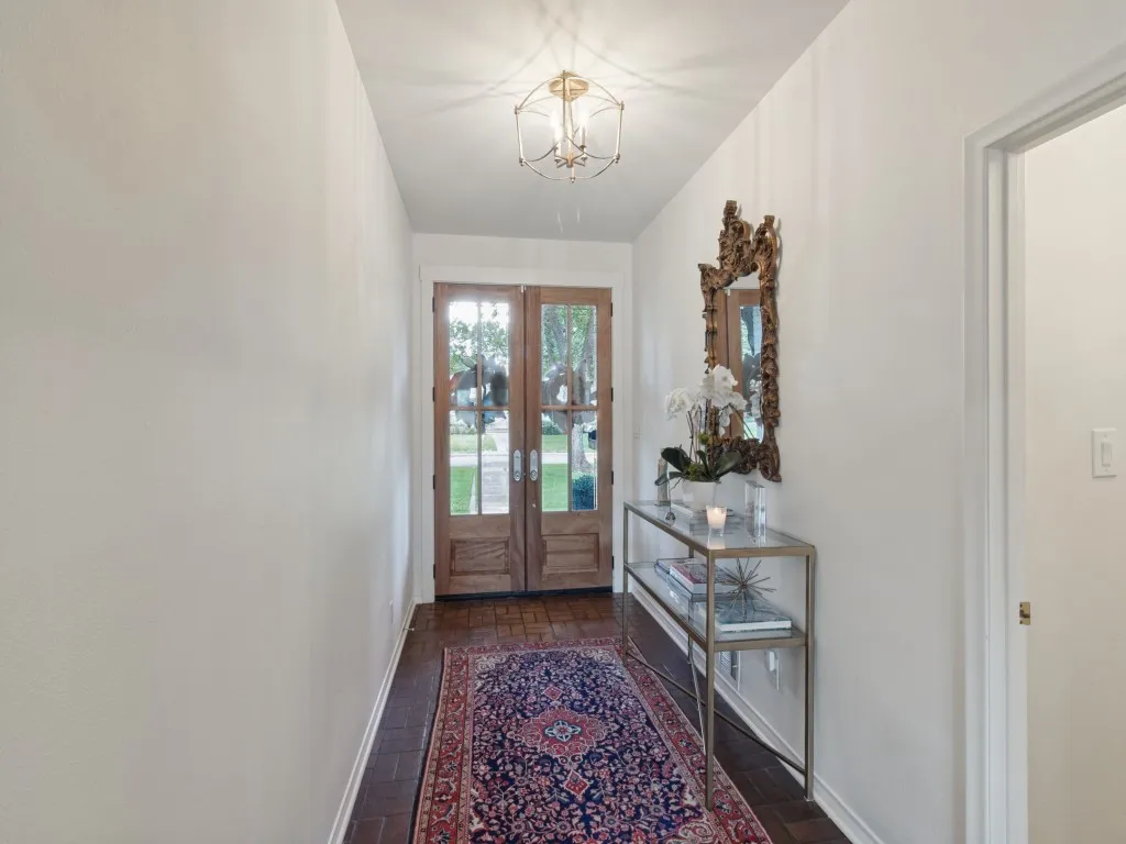 Single Family Residence For Sale in Dallas County , 4448 Hallmark Drive, Dallas, Texas 75229, 4 Bedroom, 4 Bathroom, 2 Garage spaces, 3,070 Sqft, built in 1962, mls#21411151, Real Estate Agent in Dallas, Homes For Sale in Dallas county, Homes For Sale in Dallas, Realtor in Dallas Texas, Real Estate Brokerage Independent Realty Texas, Luminita Cordes Realtor
