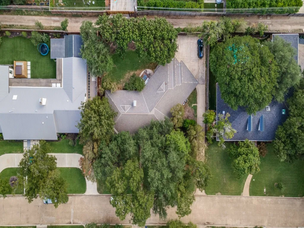 Single Family Residence For Sale in Dallas County , 4448 Hallmark Drive, Dallas, Texas 75229, 4 Bedroom, 4 Bathroom, 2 Garage spaces, 3,070 Sqft, built in 1962, mls#21411151, Real Estate Agent in Dallas, Homes For Sale in Dallas county, Homes For Sale in Dallas, Realtor in Dallas Texas, Real Estate Brokerage Independent Realty Texas, Luminita Cordes Realtor