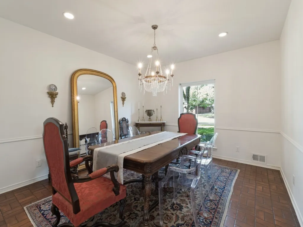 Single Family Residence For Sale in Dallas County , 4448 Hallmark Drive, Dallas, Texas 75229, 4 Bedroom, 4 Bathroom, 2 Garage spaces, 3,070 Sqft, built in 1962, mls#21411151, Real Estate Agent in Dallas, Homes For Sale in Dallas county, Homes For Sale in Dallas, Realtor in Dallas Texas, Real Estate Brokerage Independent Realty Texas, Luminita Cordes Realtor