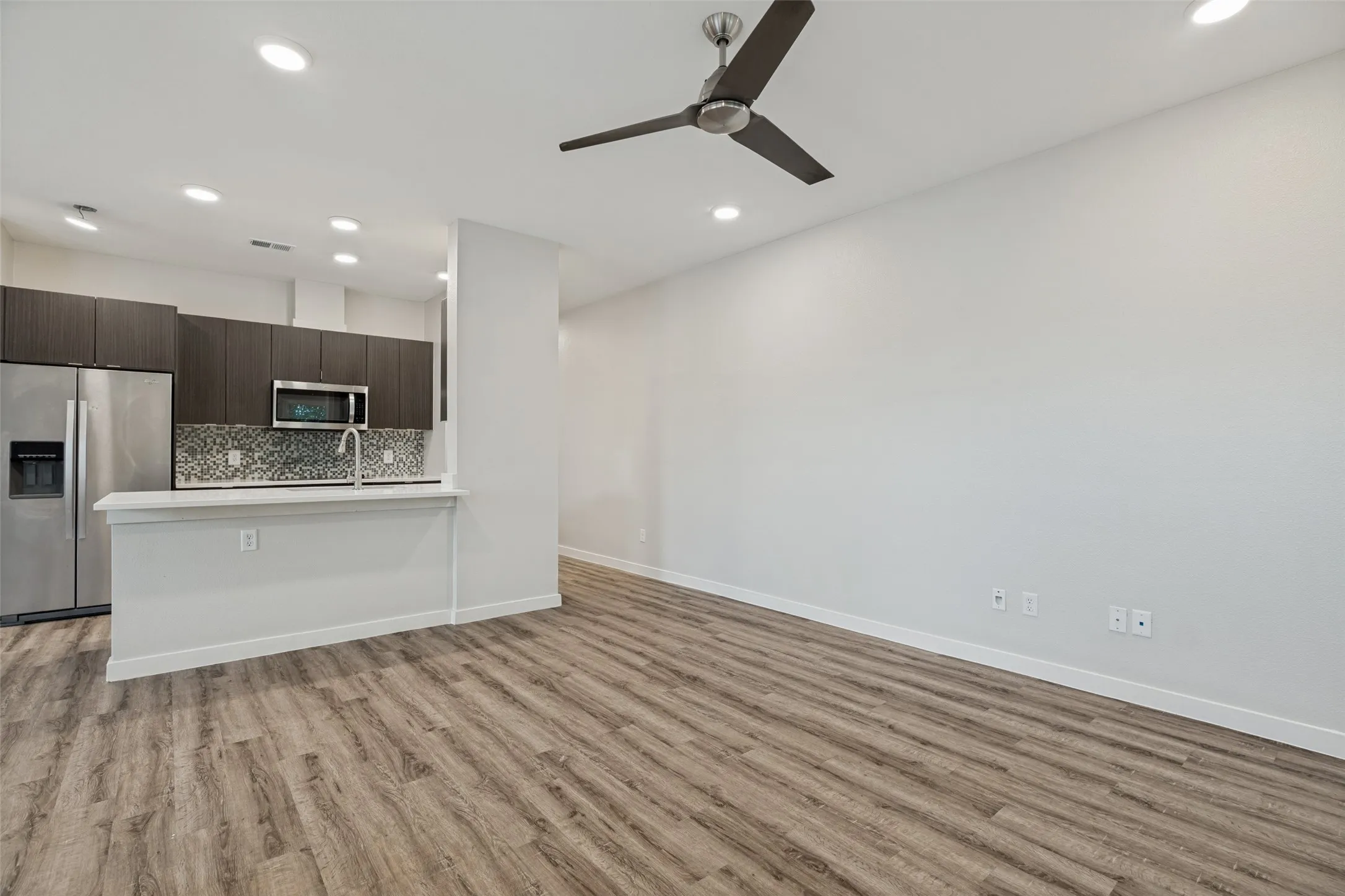 Condominium For Rent in Dallas County , 1596 Fiji Street, Dallas, Texas 75203, 3 Bedroom, 3 Bathroom, 2 Garage spaces, 1,468 Sqft, built in 2017, mls#21411153, Real Estate Agent in Dallas, Homes For Rent in Dallas county, Homes For Rent in Dallas, Realtor in Dallas Texas, Real Estate Brokerage Independent Realty Texas, Luminita Cordes Realtor