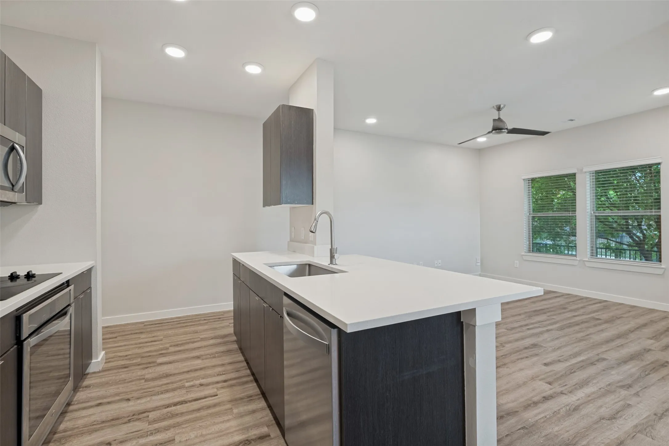 Condominium For Rent in Dallas County , 1596 Fiji Street, Dallas, Texas 75203, 3 Bedroom, 3 Bathroom, 2 Garage spaces, 1,468 Sqft, built in 2017, mls#21411153, Real Estate Agent in Dallas, Homes For Rent in Dallas county, Homes For Rent in Dallas, Realtor in Dallas Texas, Real Estate Brokerage Independent Realty Texas, Luminita Cordes Realtor