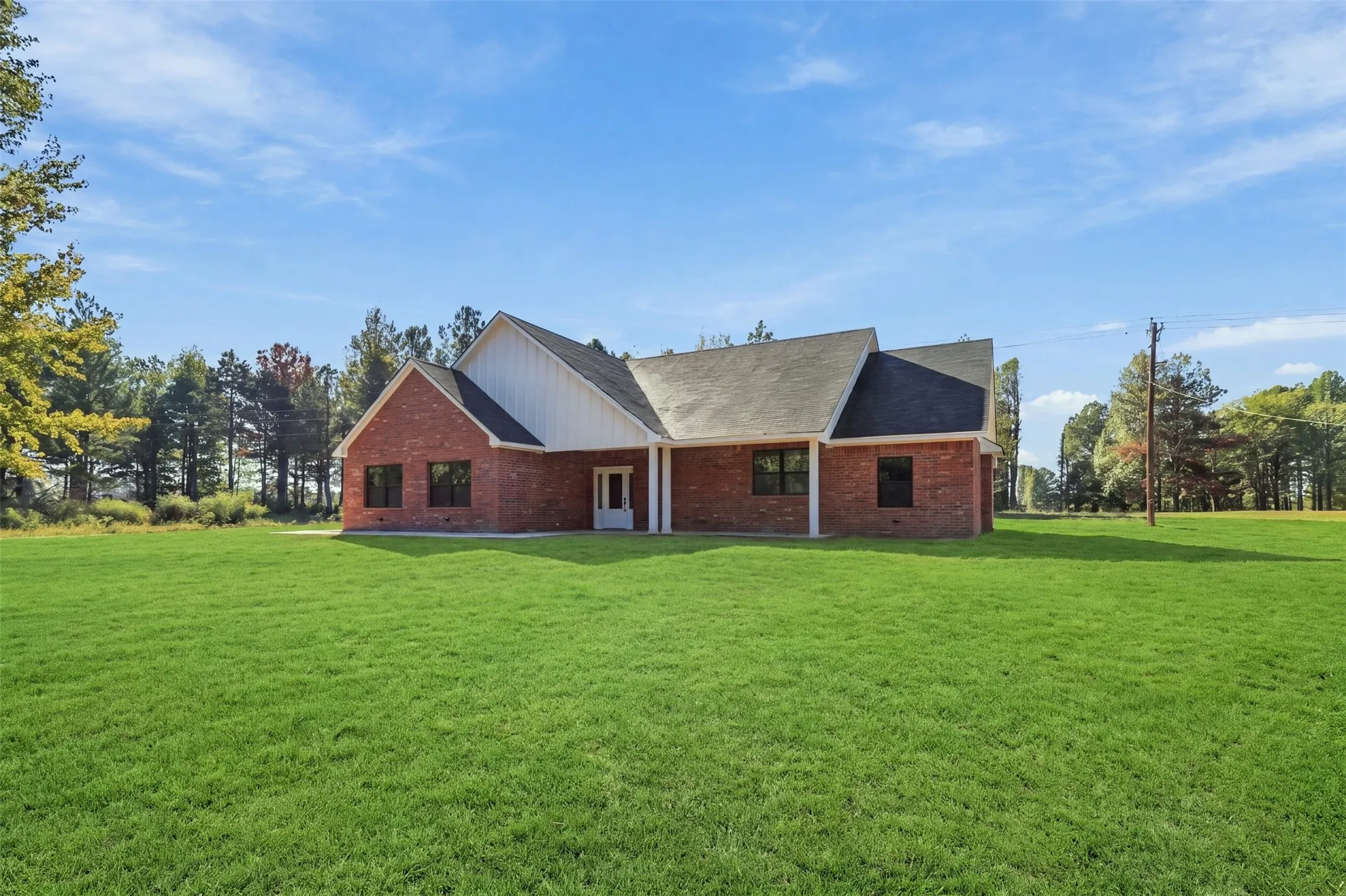 Single Family Residence For Sale in Titus County , 1707 CR 1670, Mt Pleasant, Texas 75455, 3 Bedroom, 2 Bathroom, 2 Garage spaces, 2,150 Sqft, built in 2026, mls#21409960, Real Estate Agent in Mt Pleasant, Homes For Sale in Titus county, Homes For Sale in Mt Pleasant, Realtor in Mt Pleasant Texas, Real Estate Brokerage Independent Realty Texas, Luminita Cordes Realtor